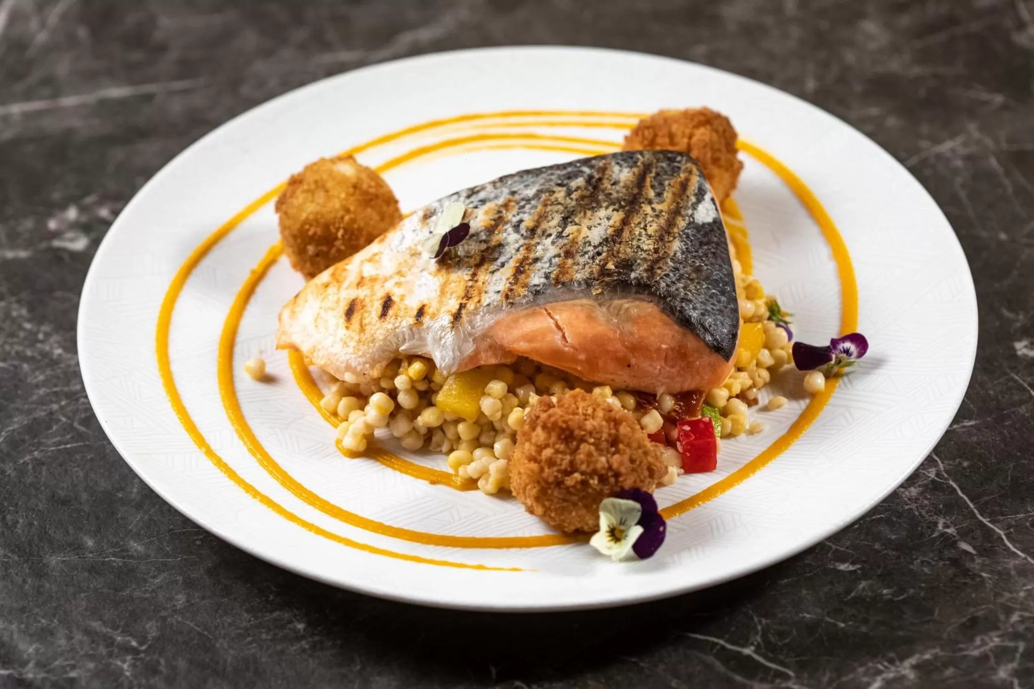 Restaurant/places to eat in Madama Residence