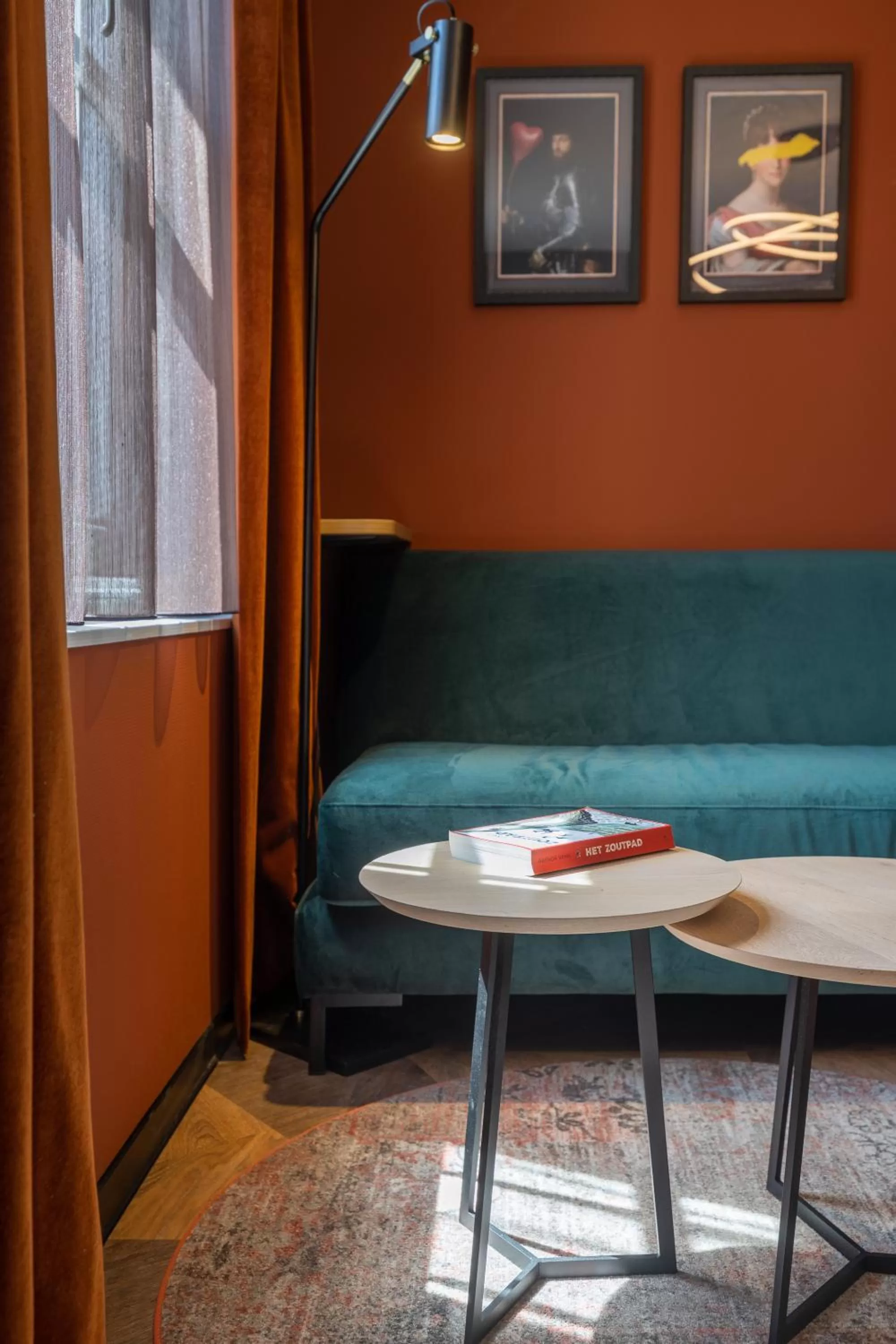 Seating area in Hotel St Joris I Kloeg Collection