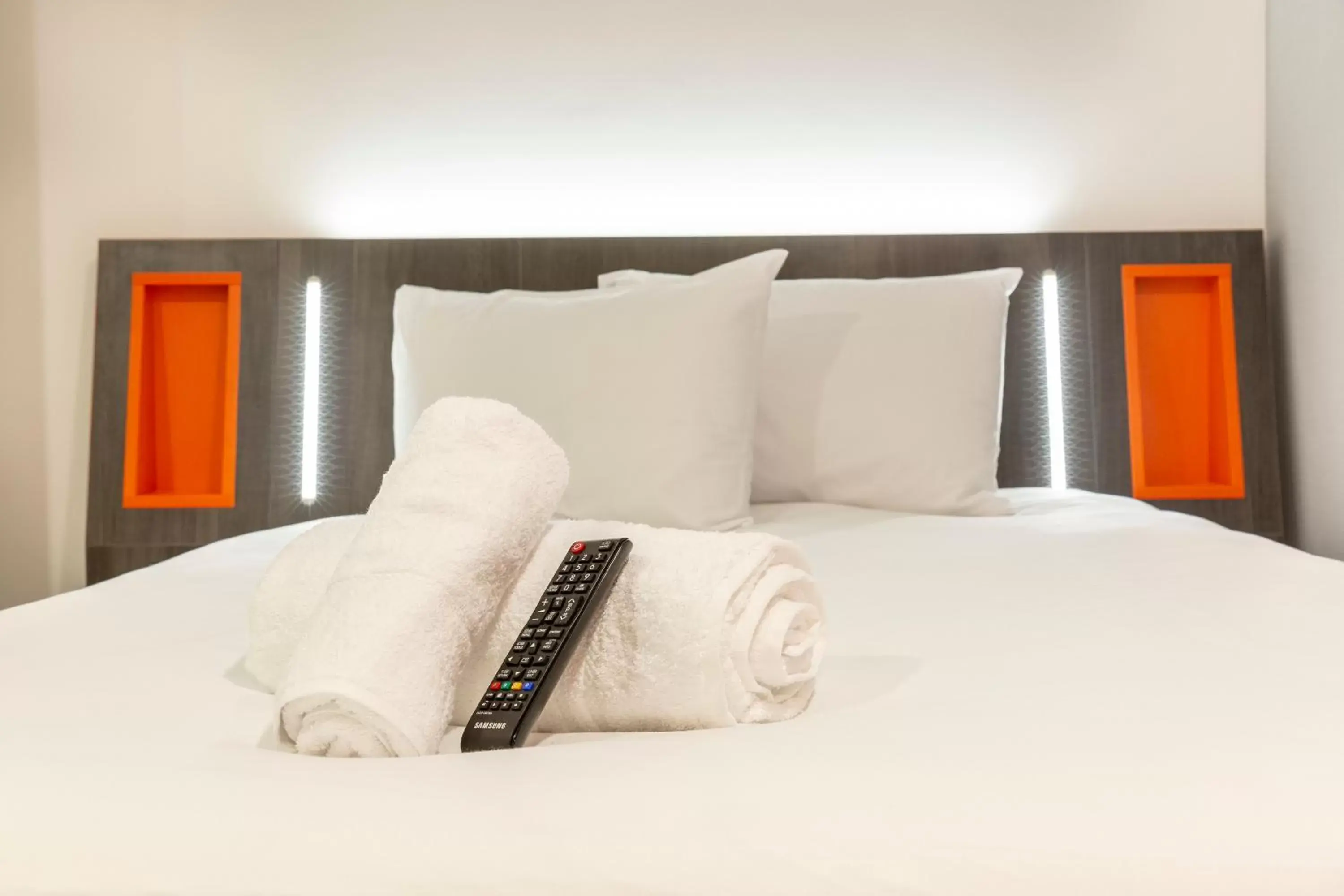 Double Room No Window in Easyhotel Reading Double Room No Window in Easyhotel Reading