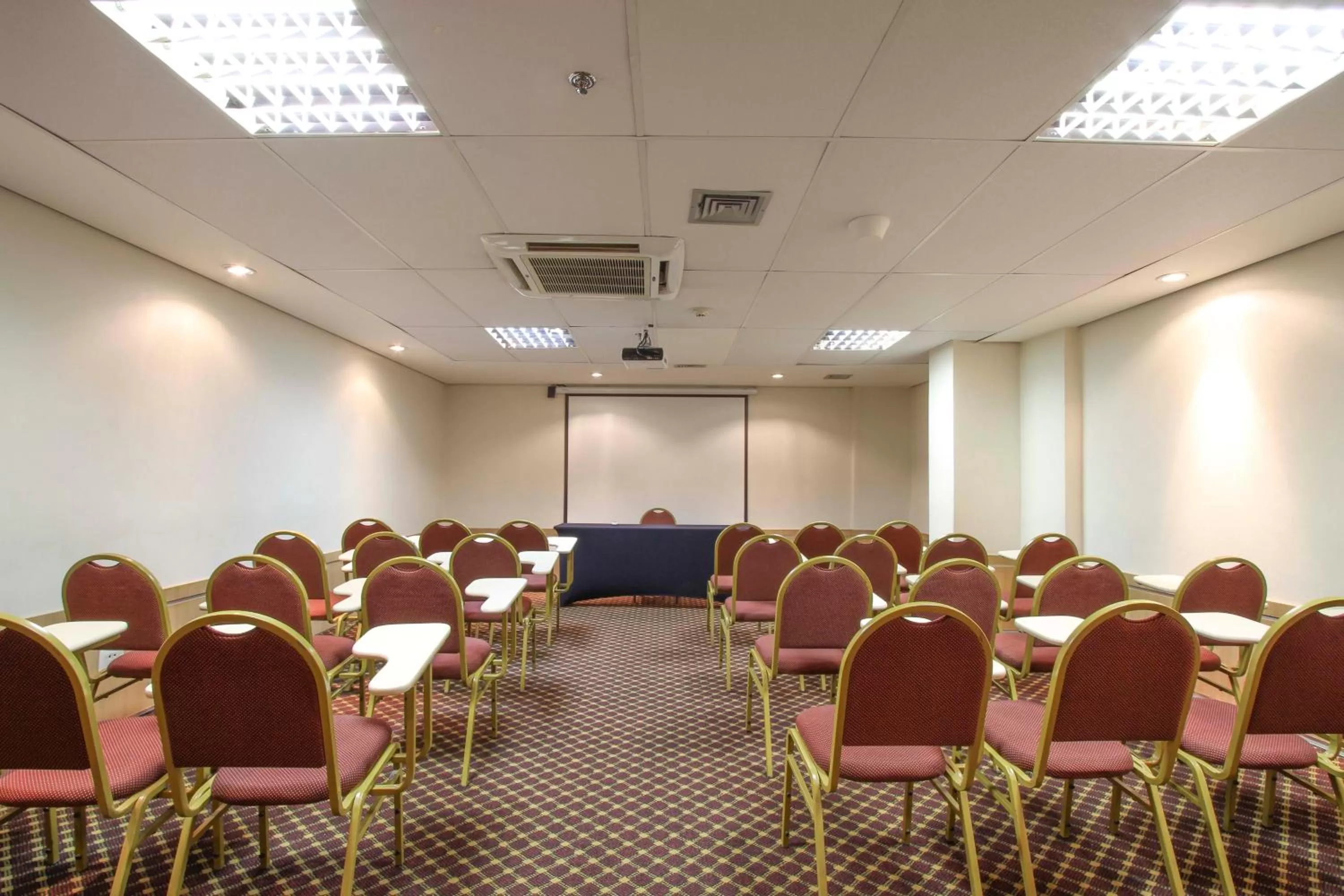 Meeting/conference room in Royal Collection Paulista