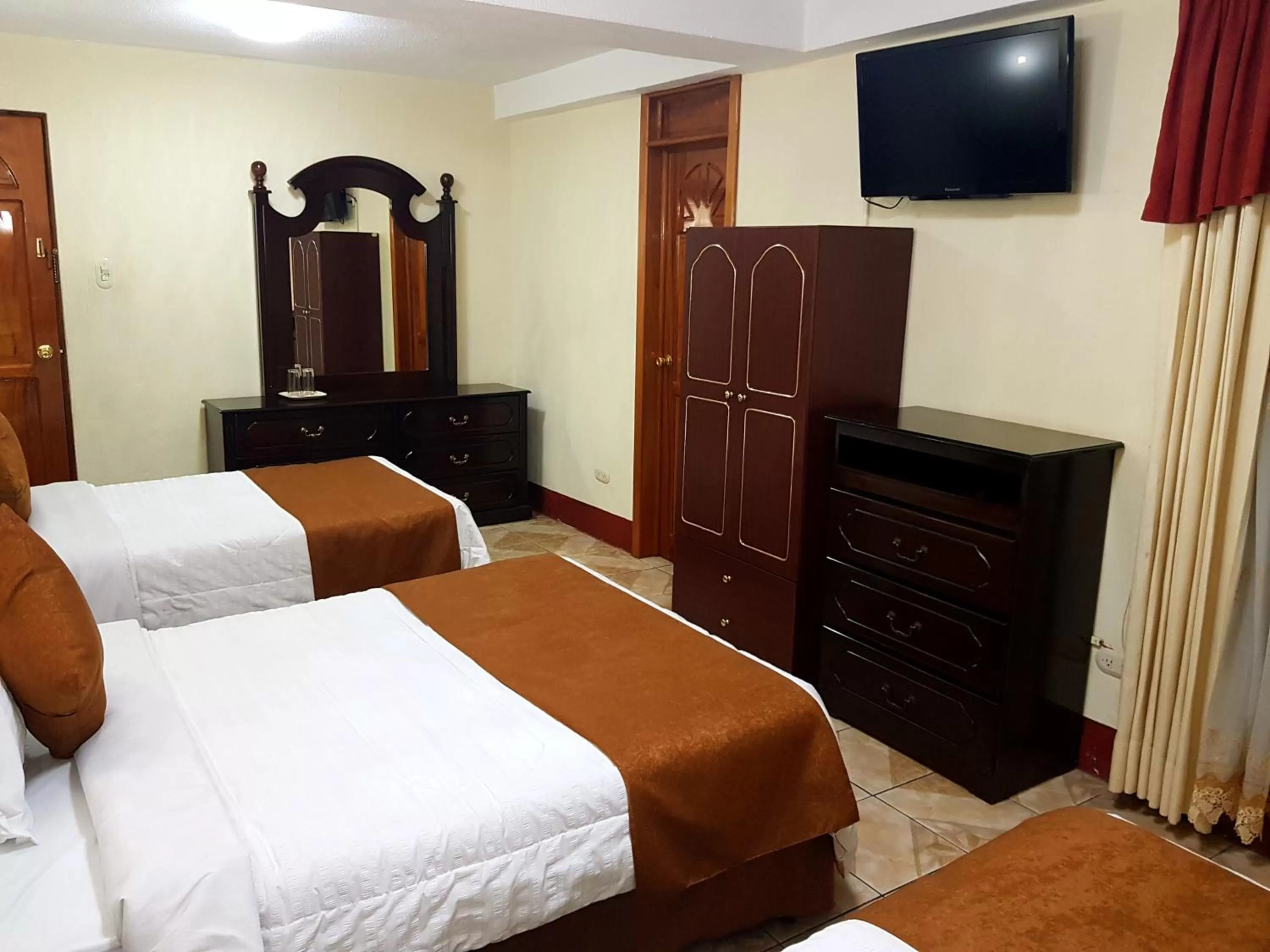 TV/Entertainment Center in Hotel Las Americas