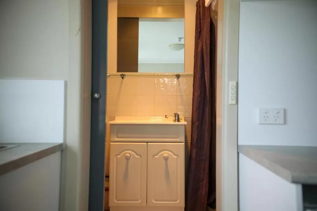 Bathroom in Beltana Hotel