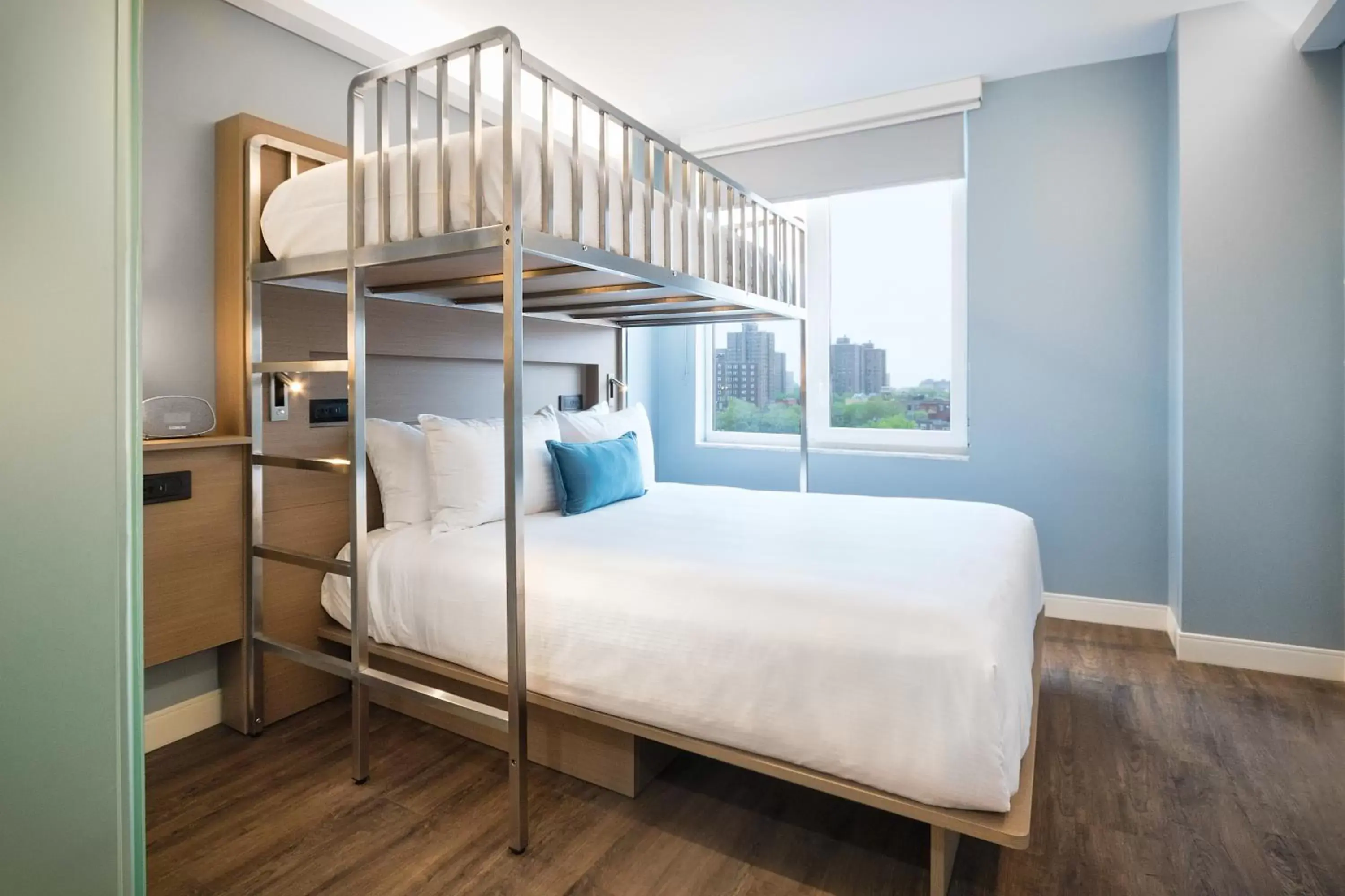 1 Queen and 1 Twin Bunk Bed, Deluxe Room, Non-Smoking in Wingate by Wyndham Bronx Haven Park 1 Queen and 1 Twin Bunk Bed, Deluxe Room, Non-Smoking in Wingate by Wyndham Bronx Haven Park
