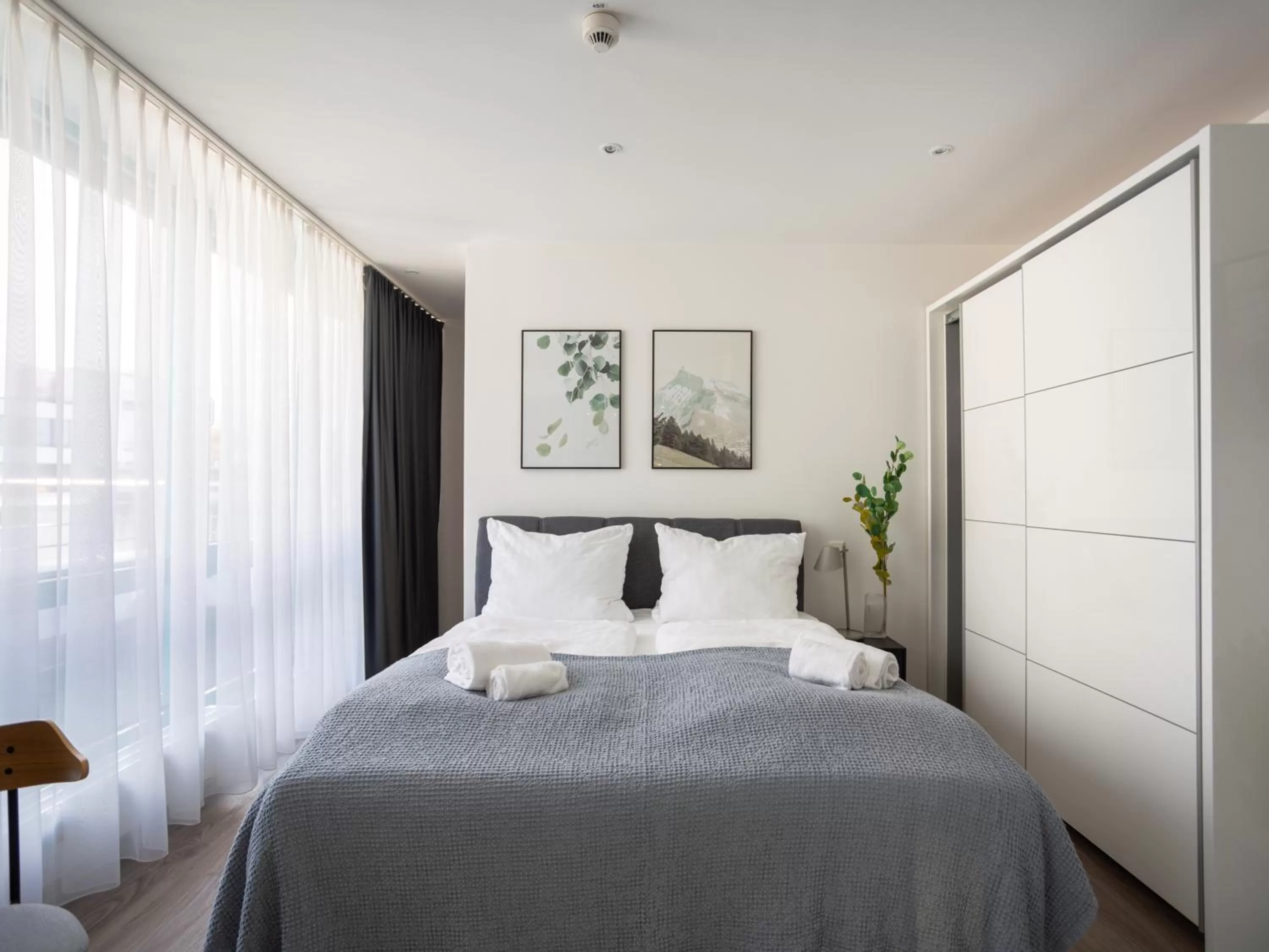 Bed in Limehome Köln Friesenplatz - Digital Access