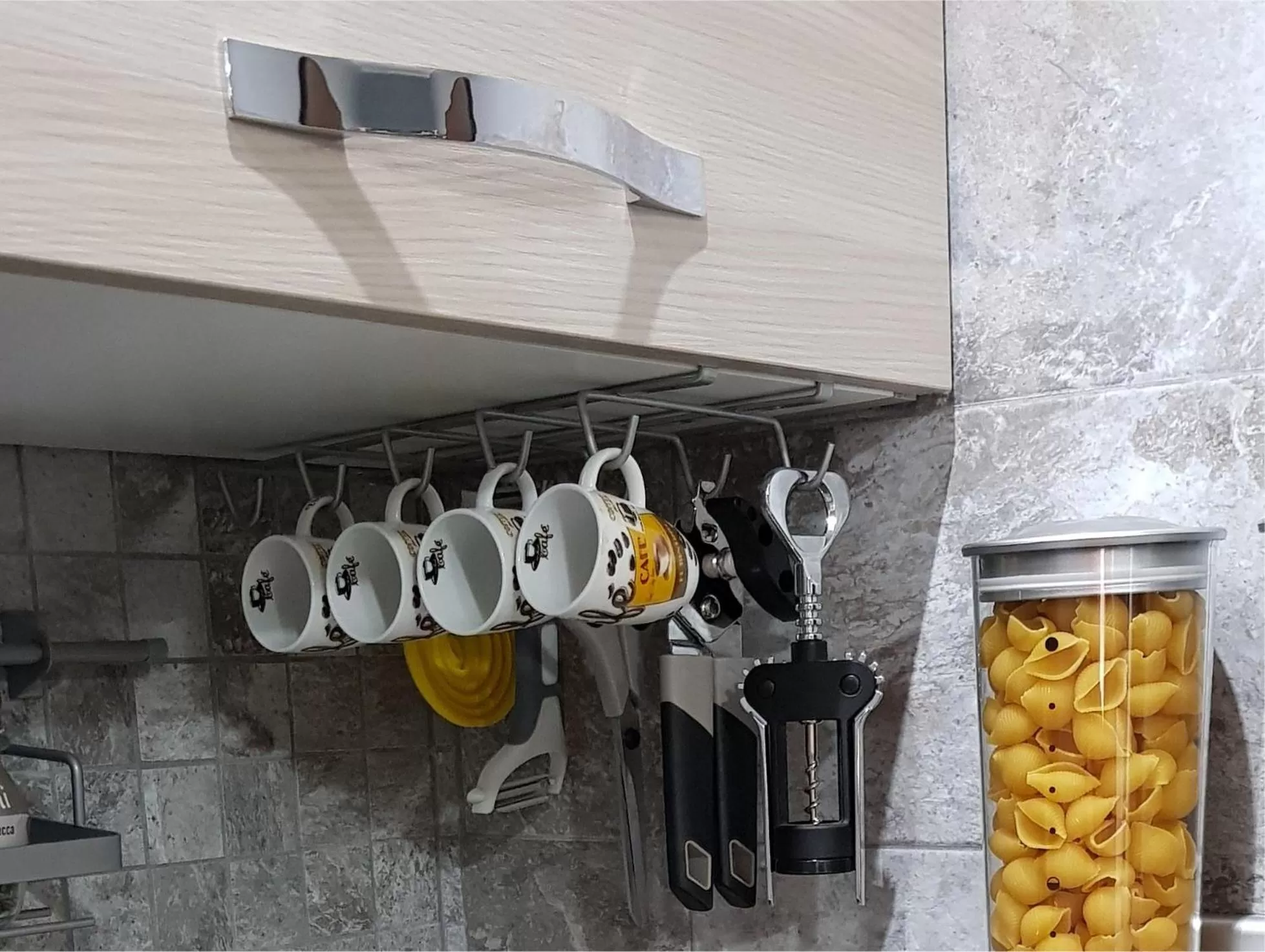 Kitchen or kitchenette in Inna Best House