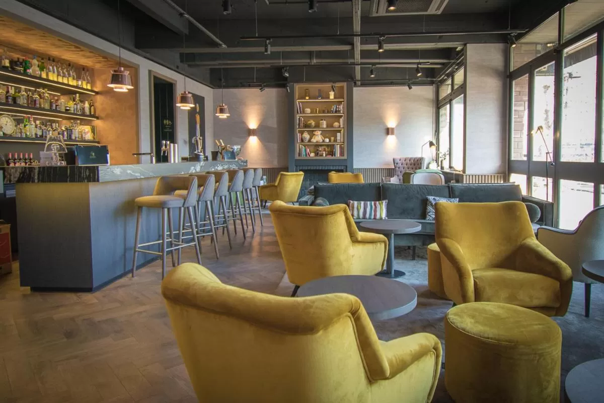 Lounge or bar in Hôtel Restaurant Vaillant Colmar Nord