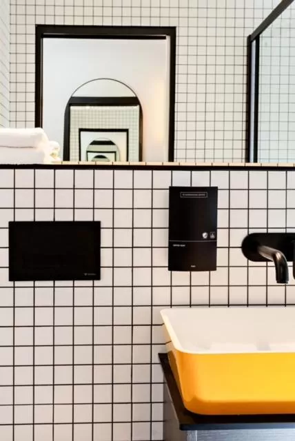 Bathroom in The Snug Townhouse