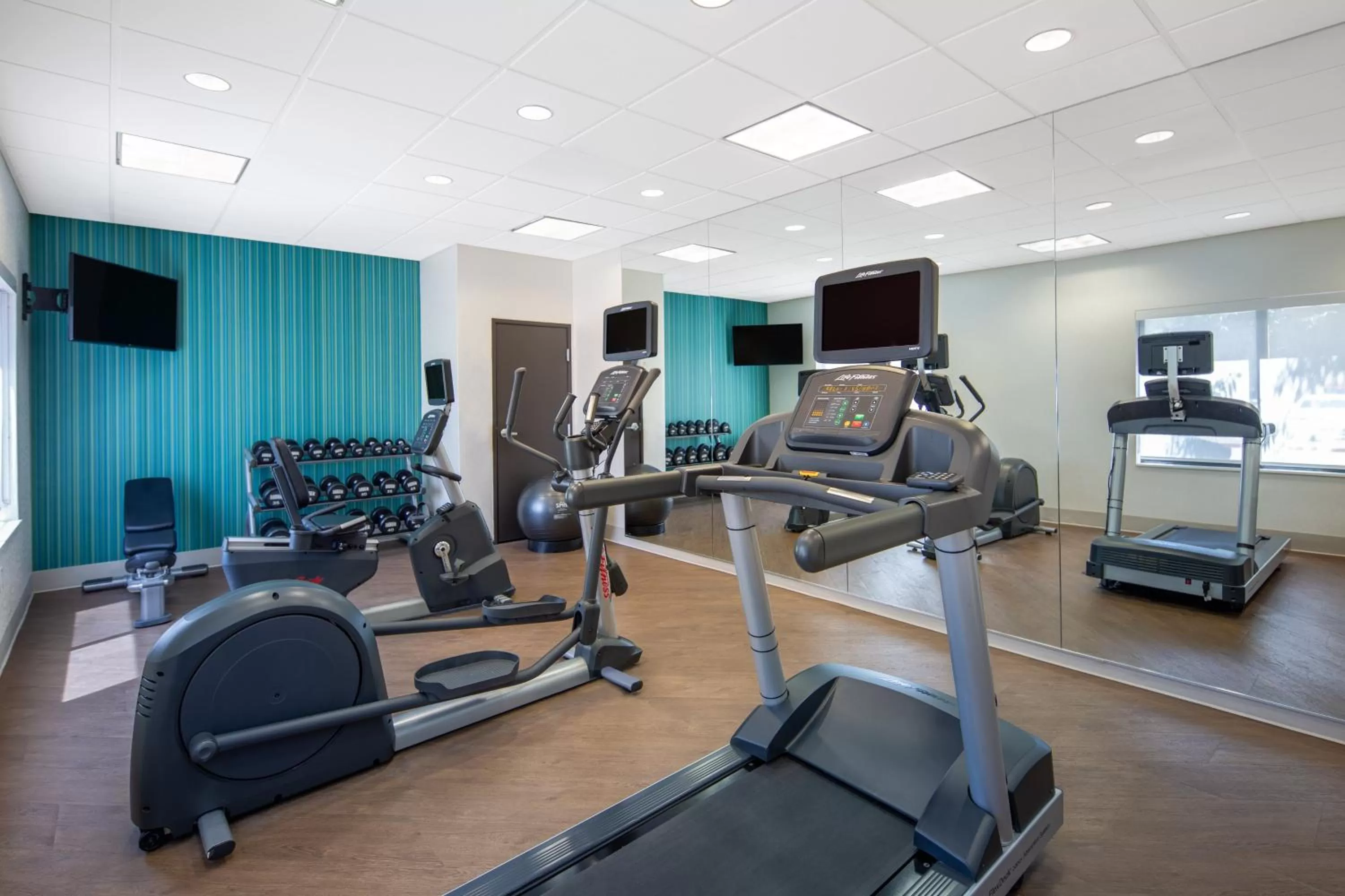 Fitness centre/facilities in Holiday Inn Express Surprise by IHG