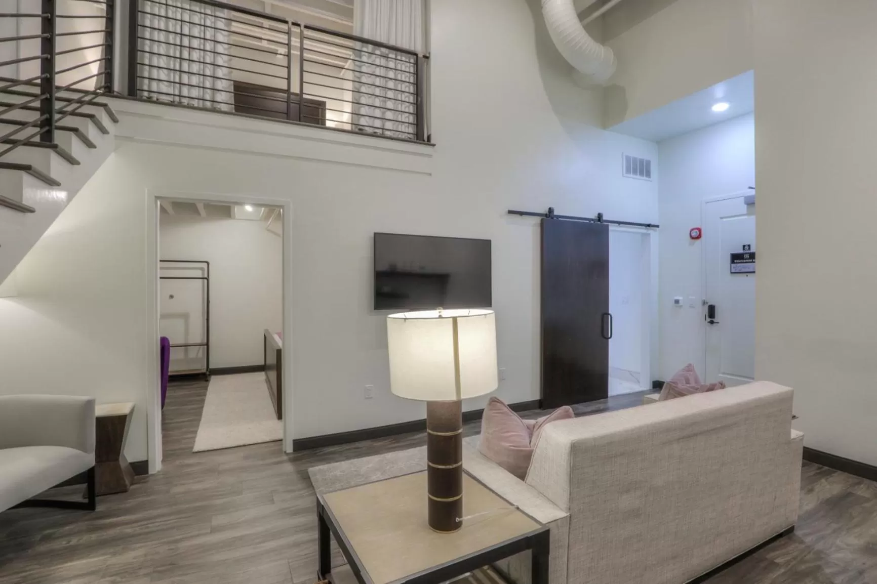 TV and multimedia in Studio 154 Hotel