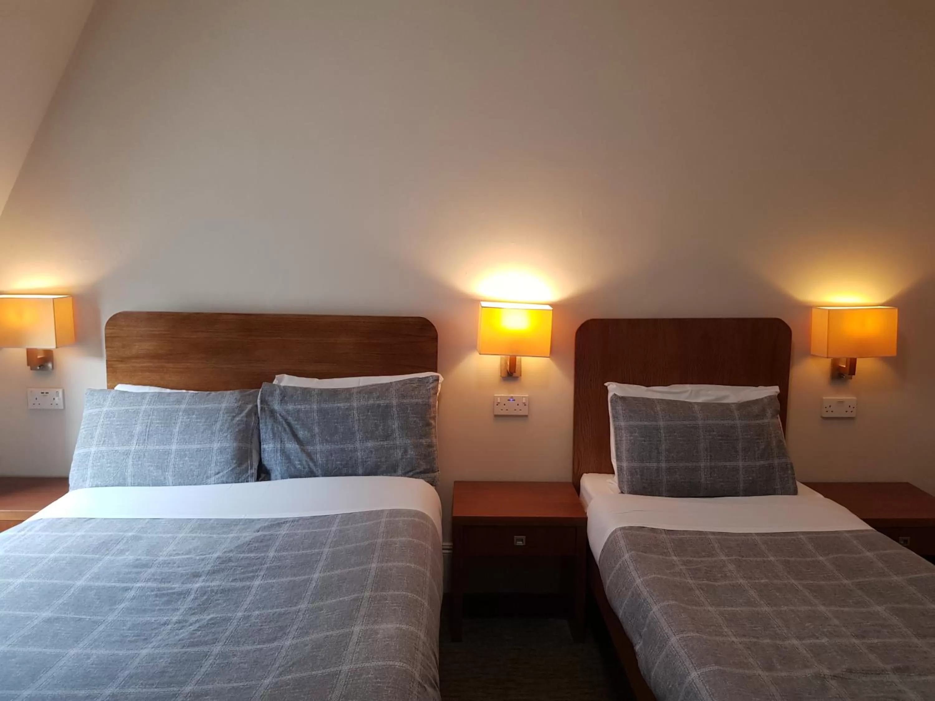 Bed in Aberdeen House