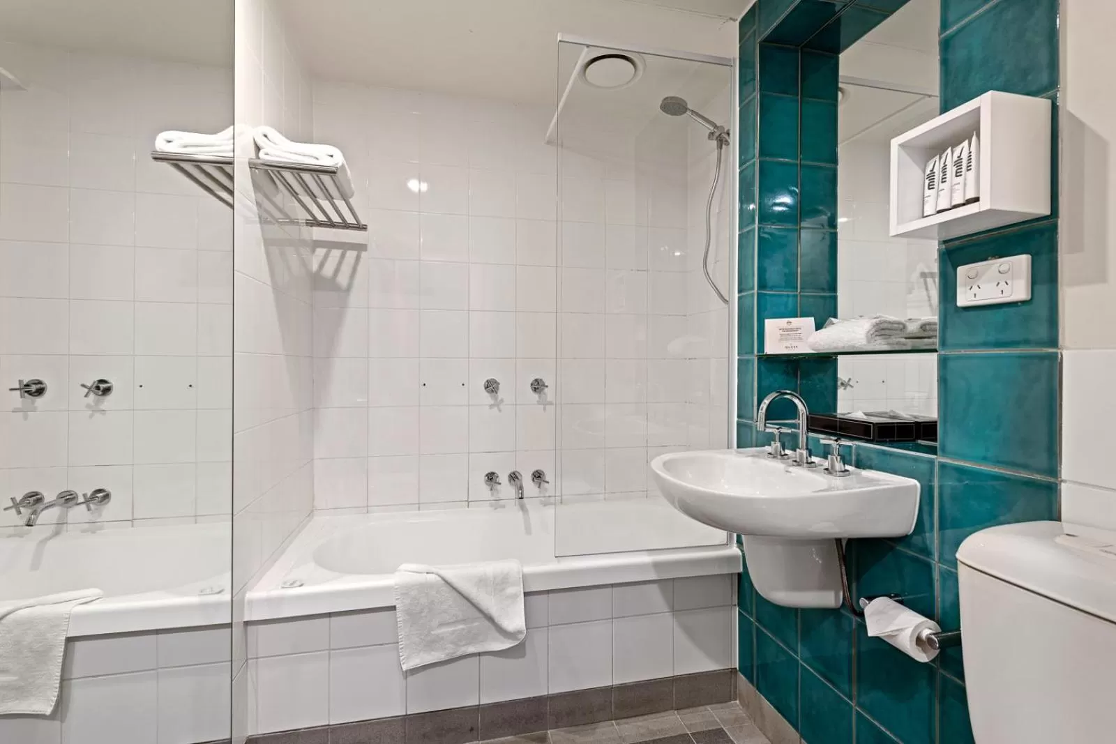 One-Bedroom Apartment in South Yarra Central Apartment Hotel