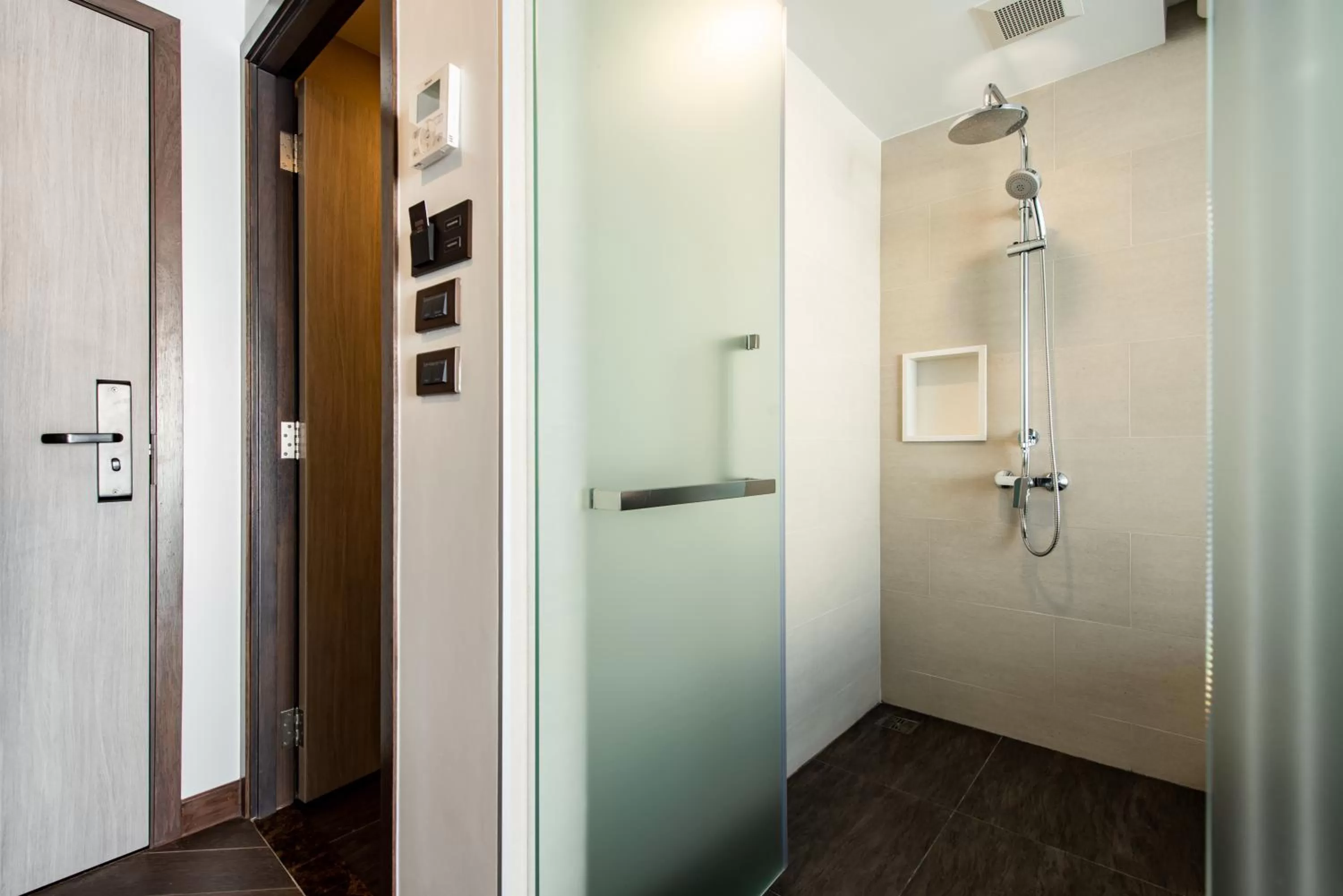 Bathroom in Blackwoods Hotel Pattaya - SHA Extra Plus