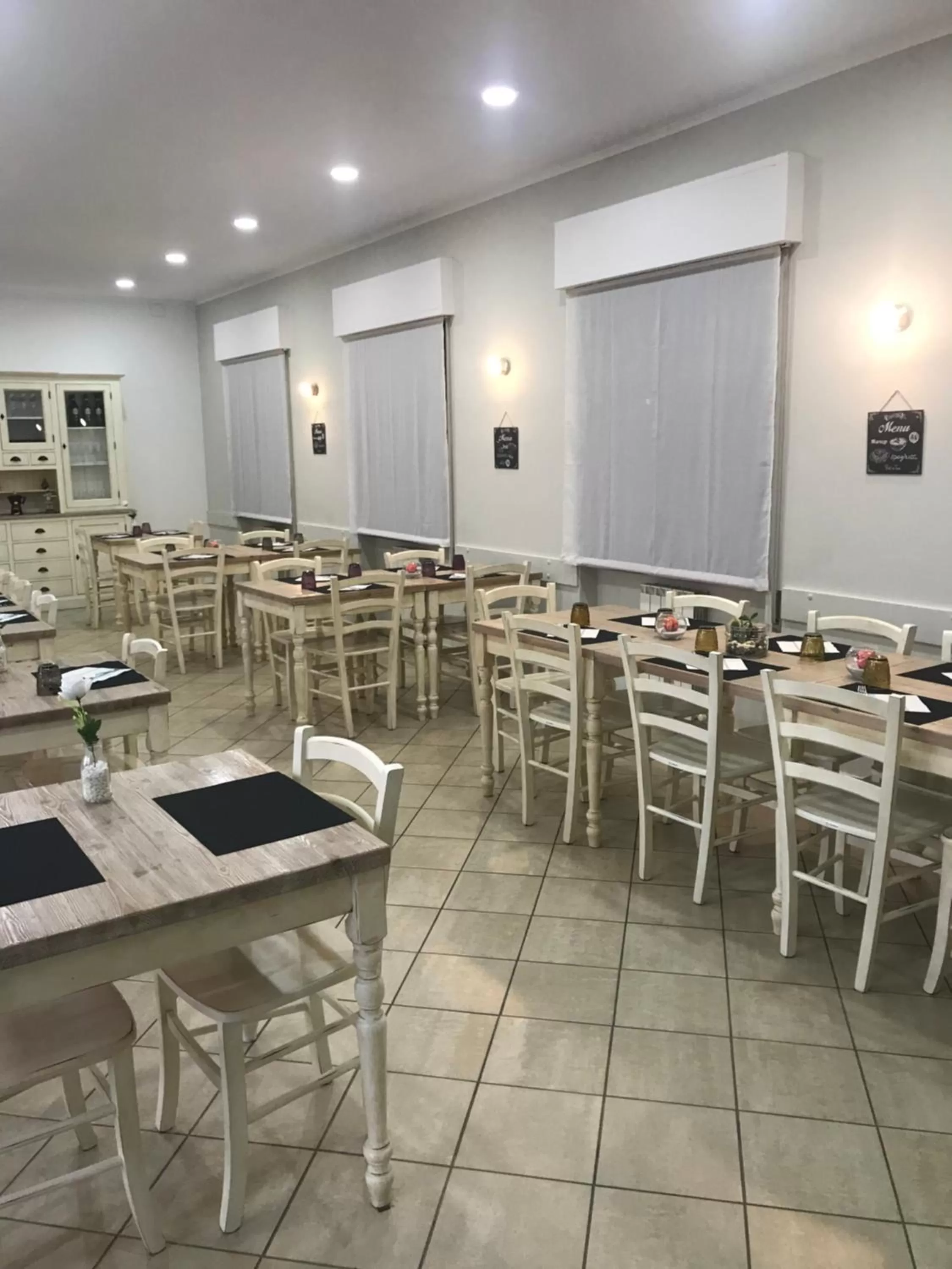 Restaurant/Places to Eat in A casa di Titty