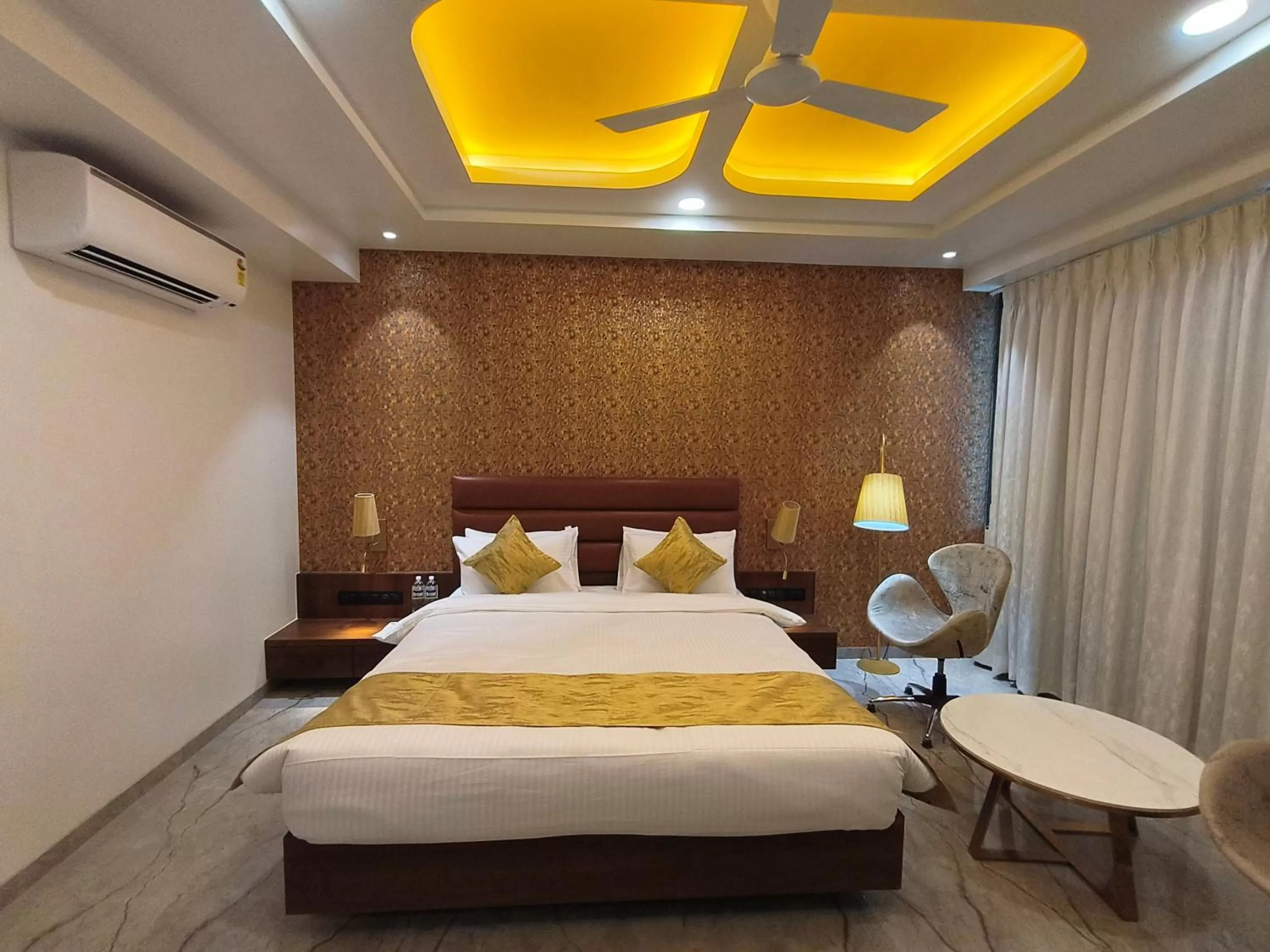 Bed in Four Petals Executive by LHMS