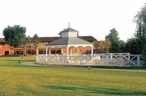 Garden in Bes Hotel Bergamo Cologno al Serio