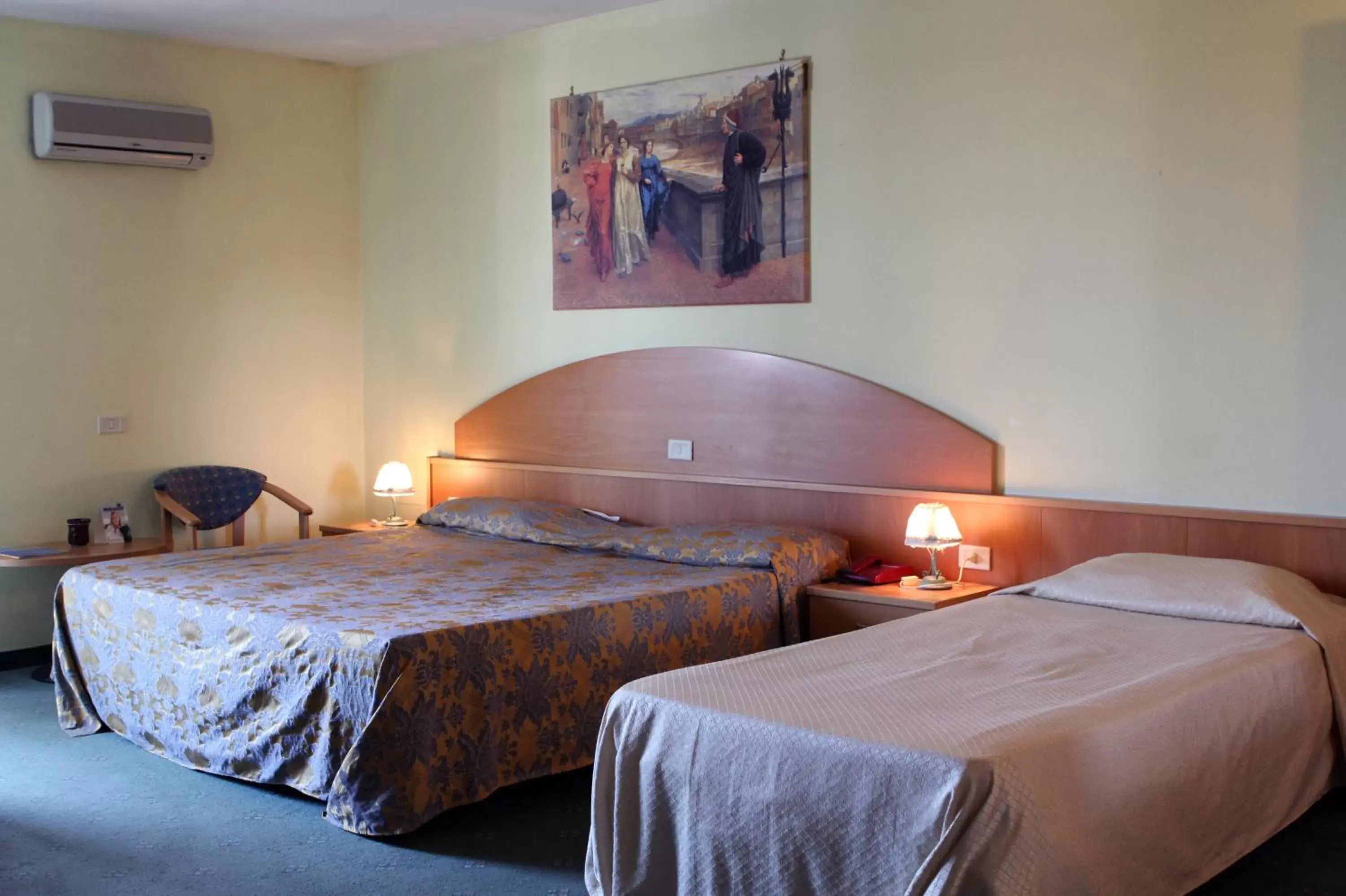 Triple Room in Ascot Lodging Triple Room in Ascot Lodging