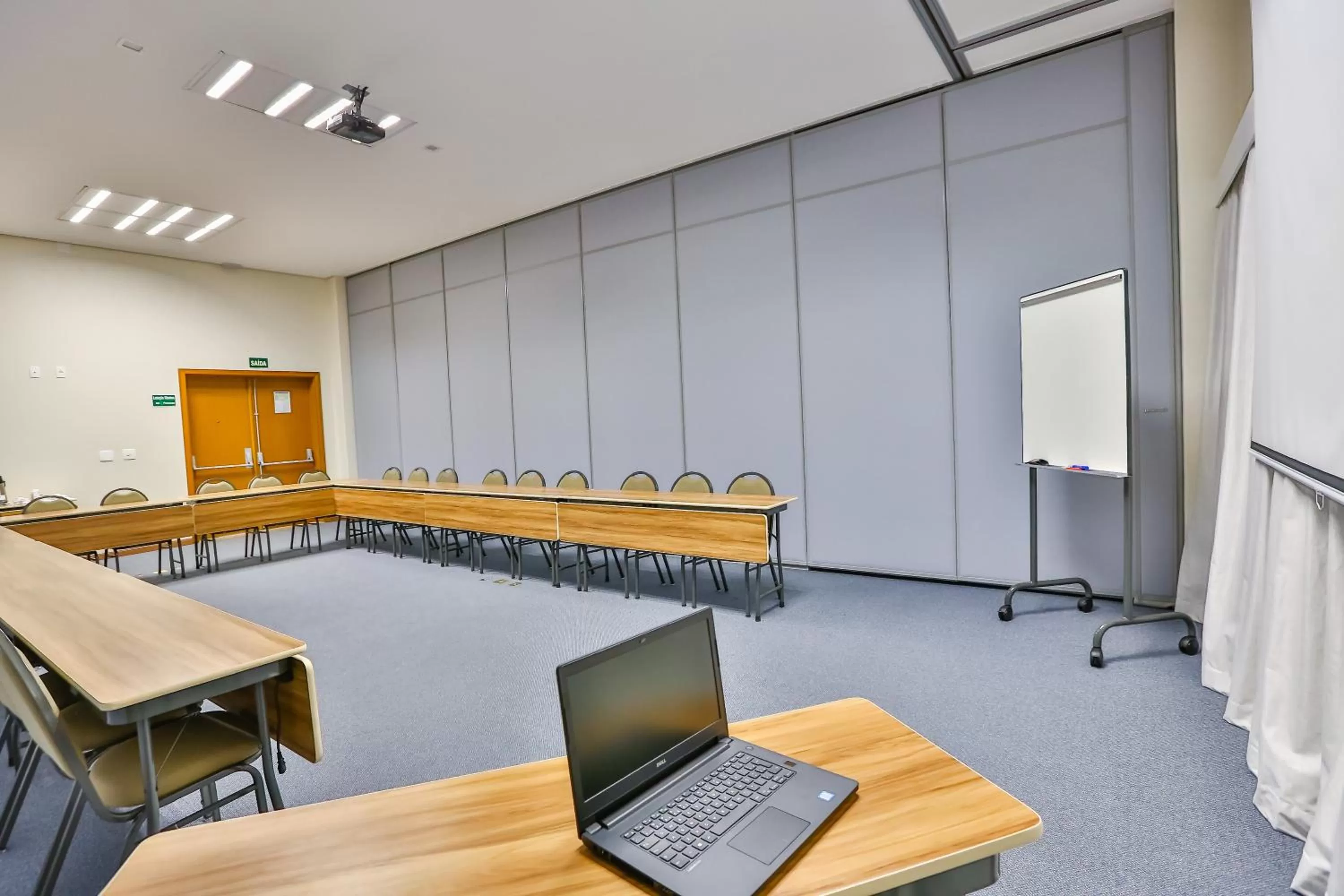 Meeting/conference room in Comfort Mogi Guaçu