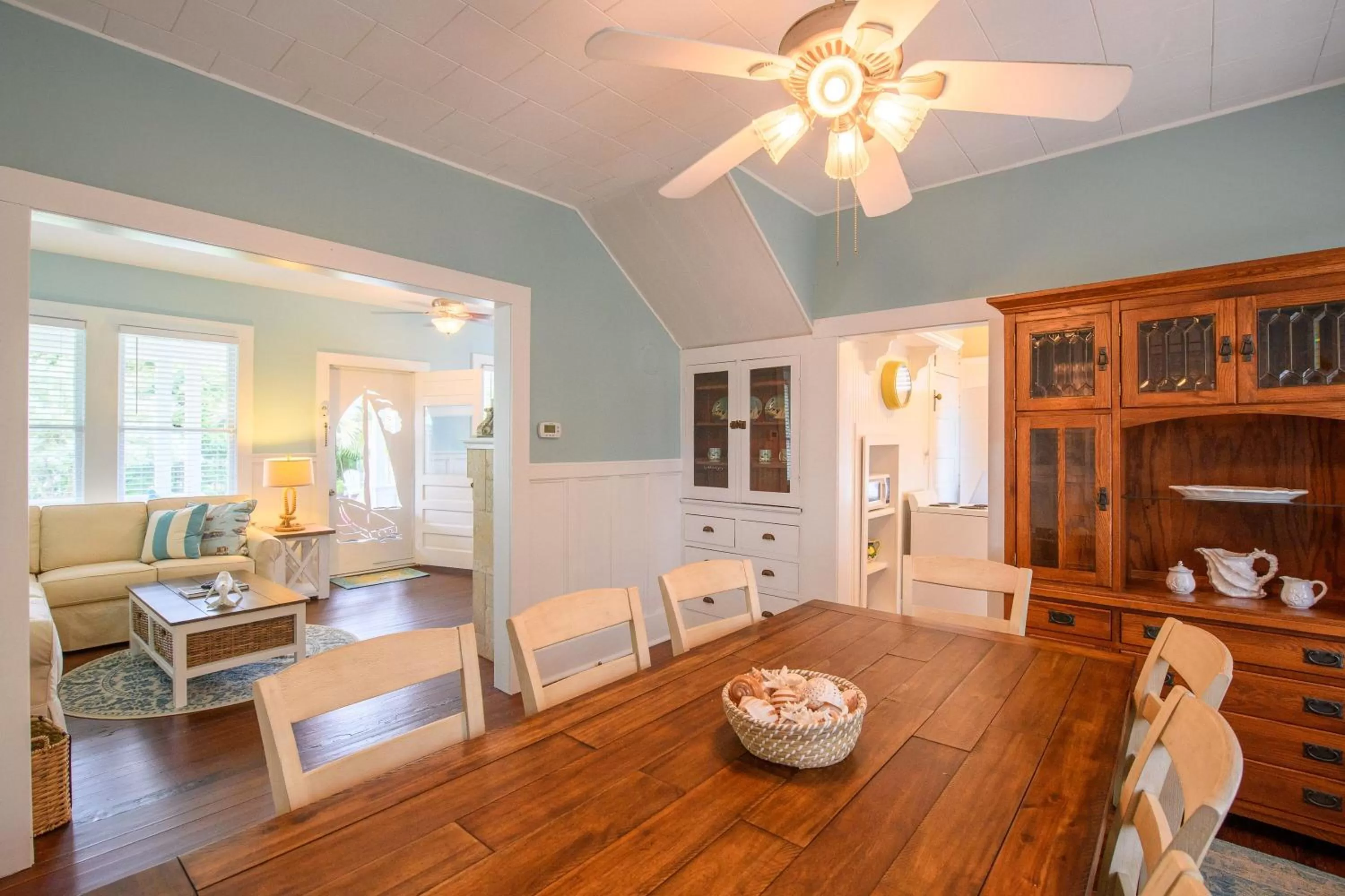 Dining area in Old Colorado Inn
