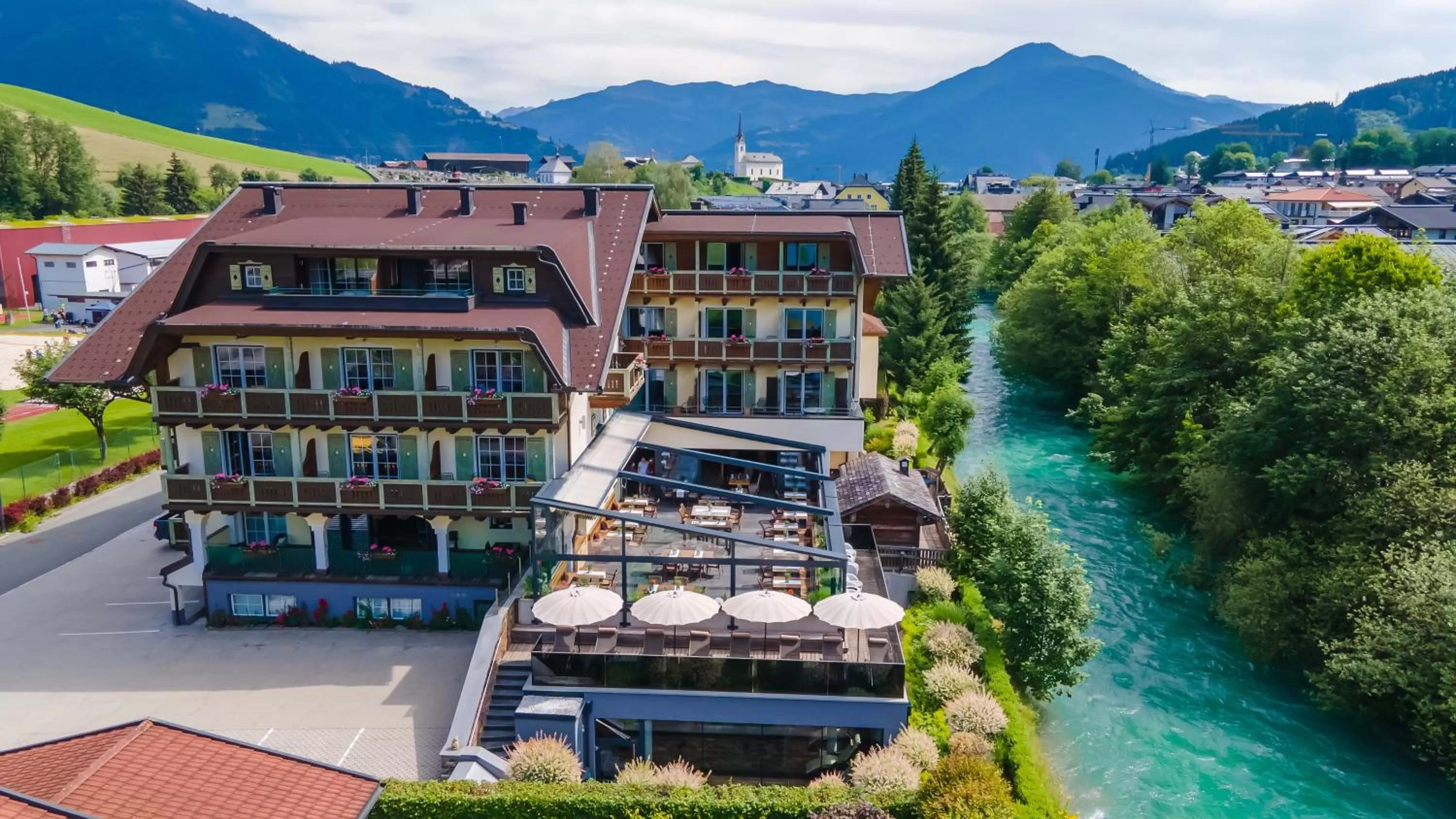 Property building in Hotel Kaprunerhof