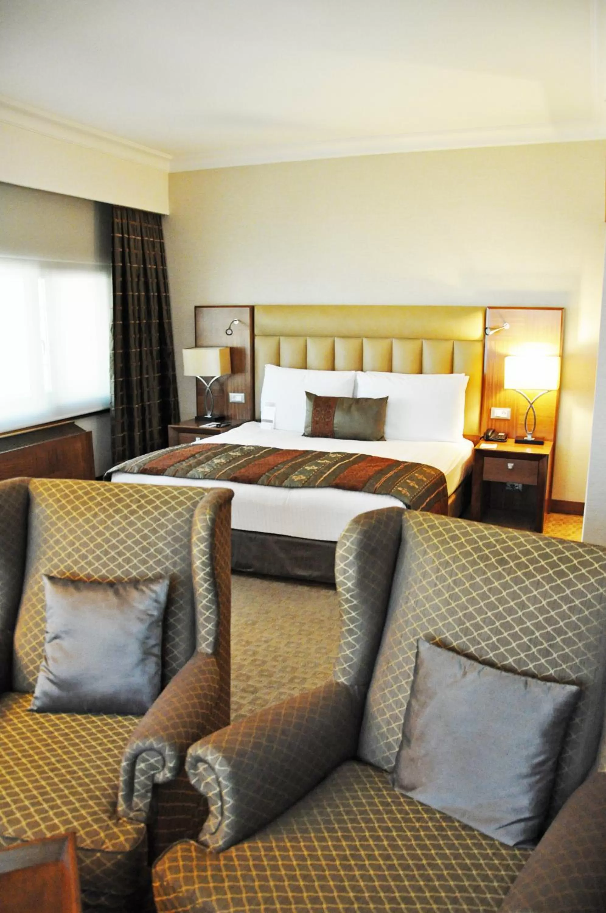 Bed in Mövenpick Hotel Izmir