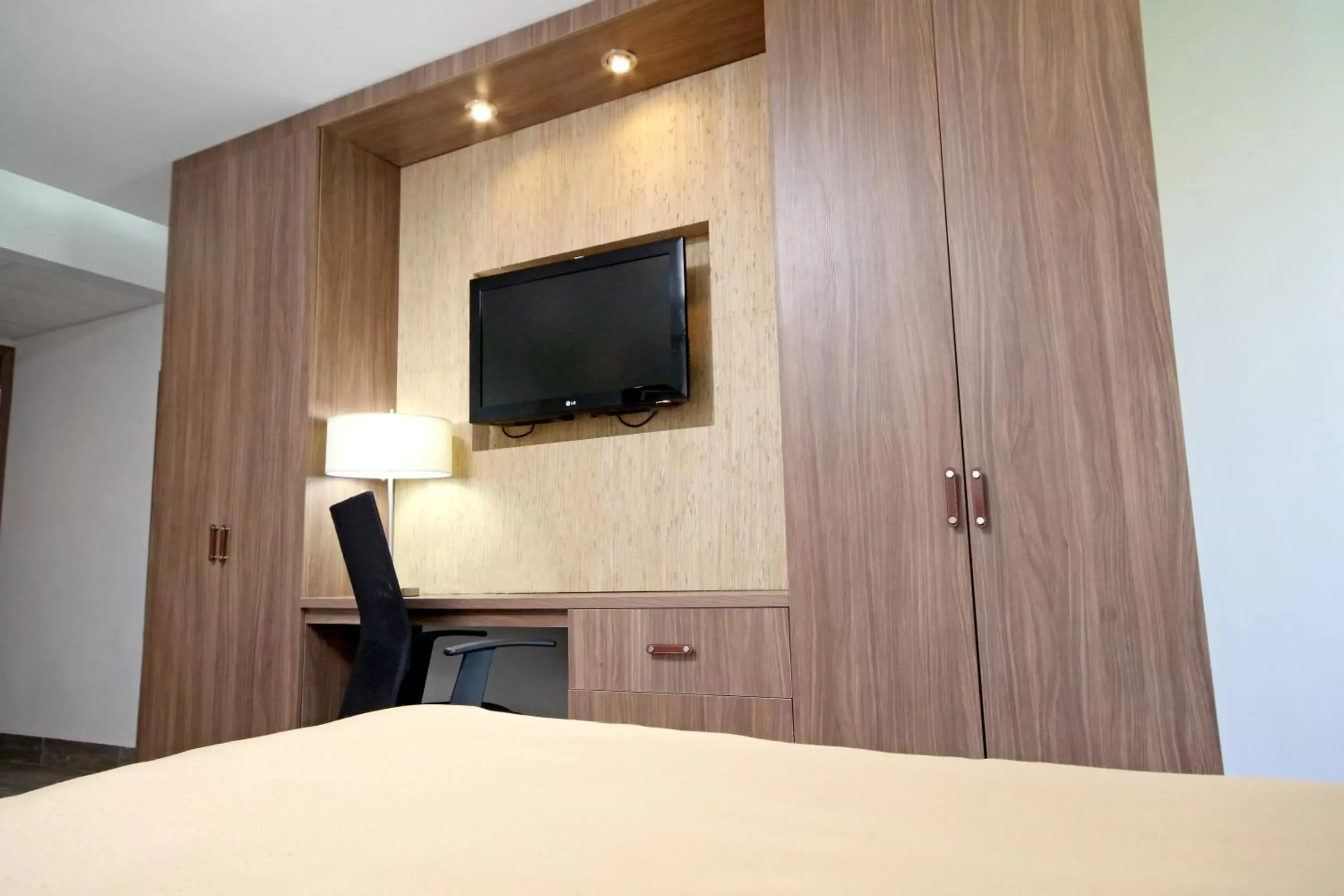 Executive Double Room with Two Double Beds - Non-Smoking in Holiday Inn Hermosillo, an IHG Hotel Executive Double Room with Two Double Beds - Non-Smoking in Holiday Inn Hermosillo, an IHG Hotel