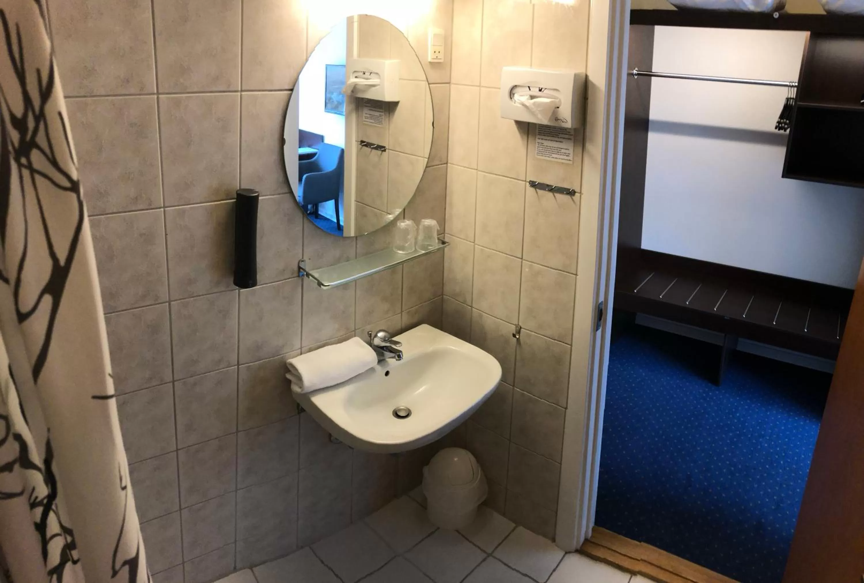 Bathroom in Hotel Røde-Kro
