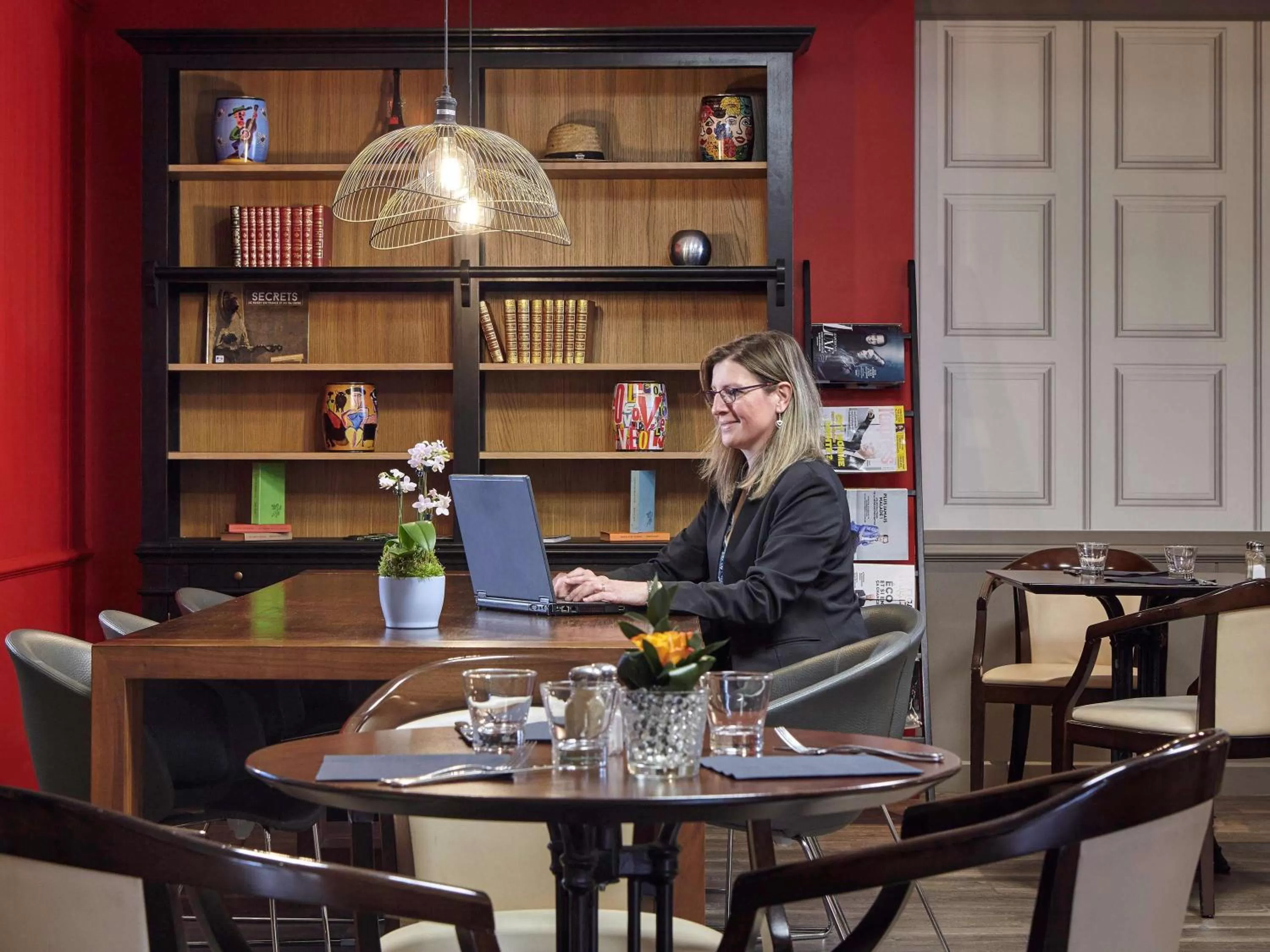 Restaurant/places to eat in Mercure Paris Roissy CDG