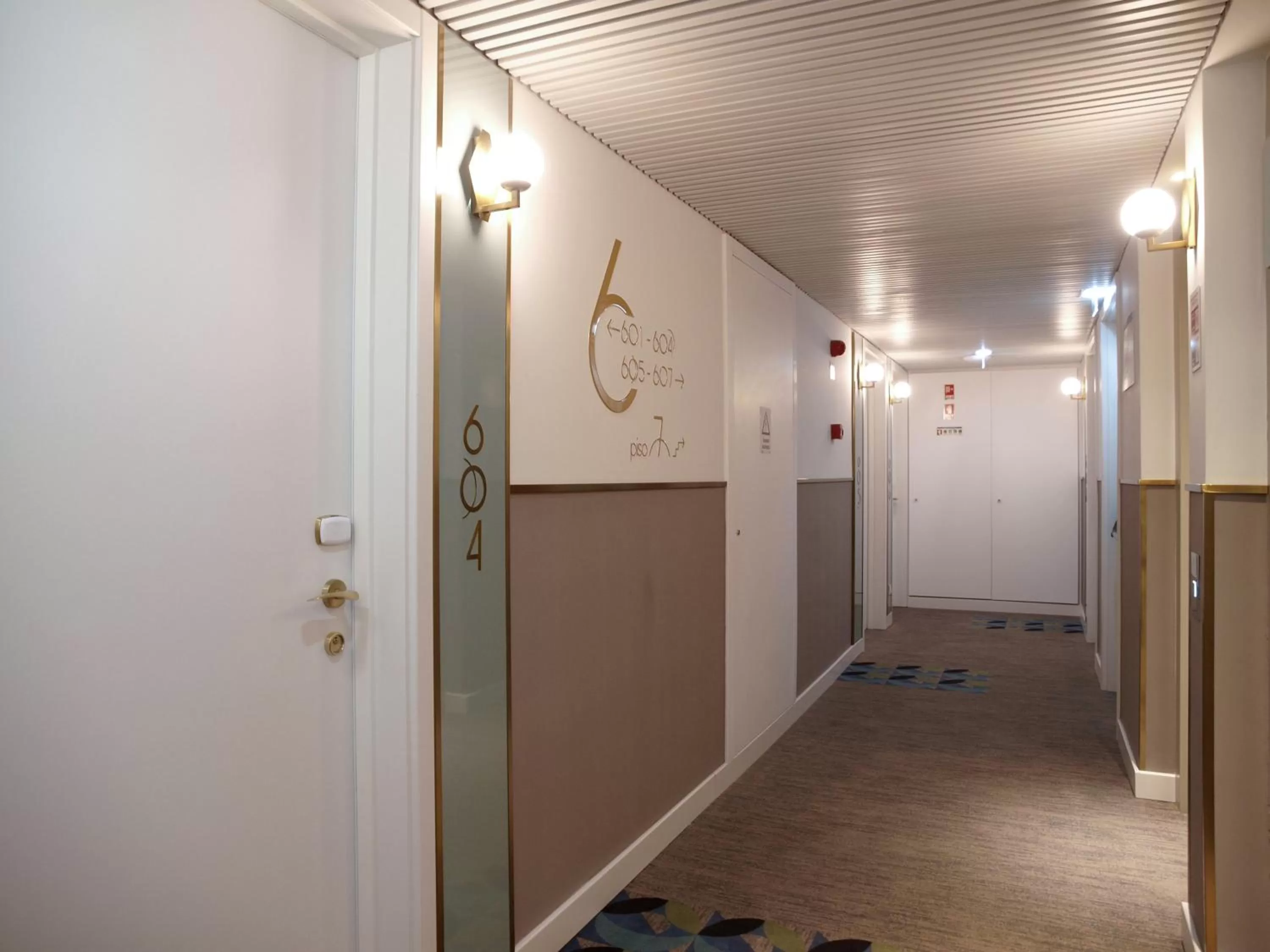 Bedroom in New Style Lisbon Hotel