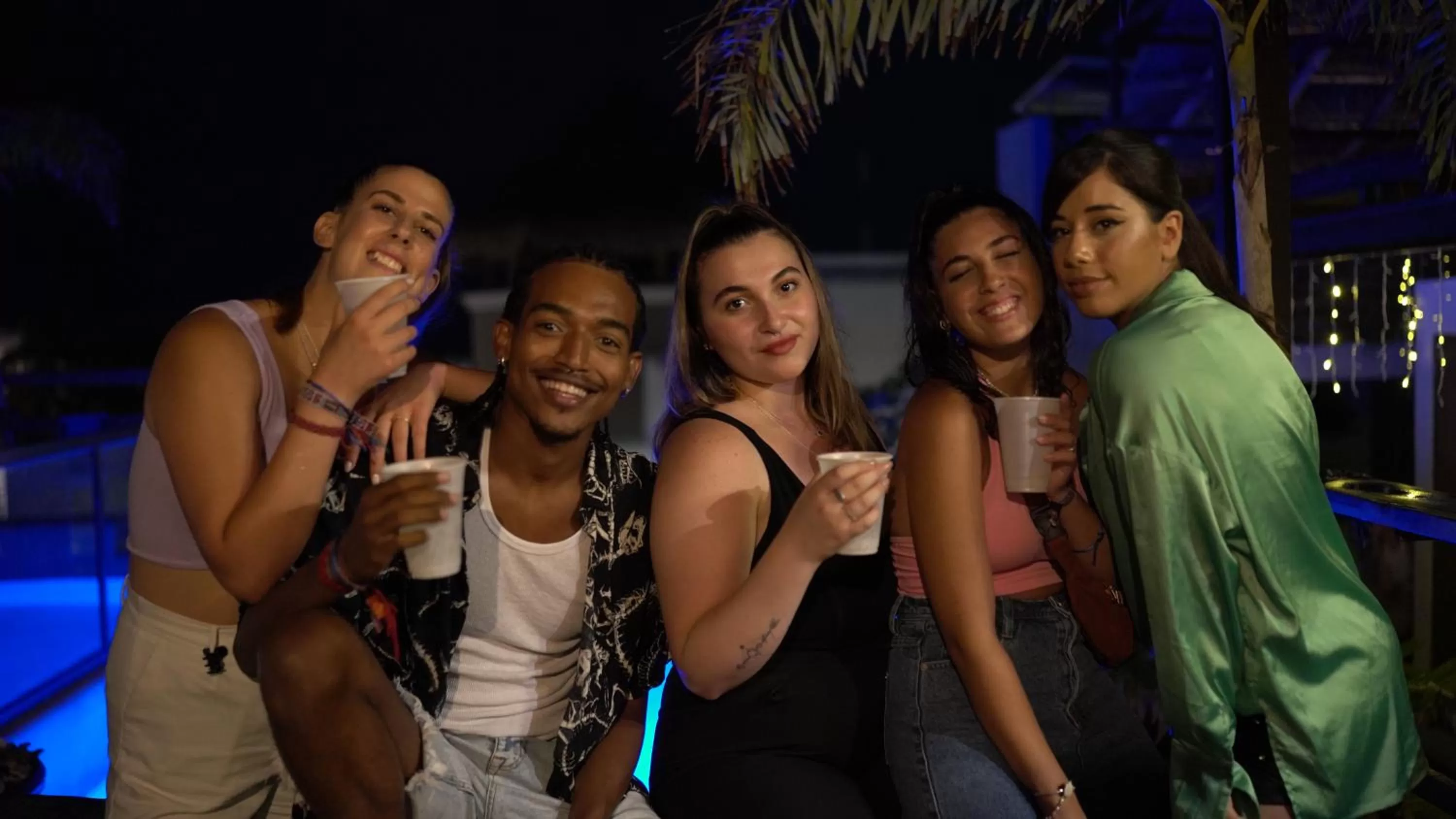 Night in Maui hostel playa del carmen