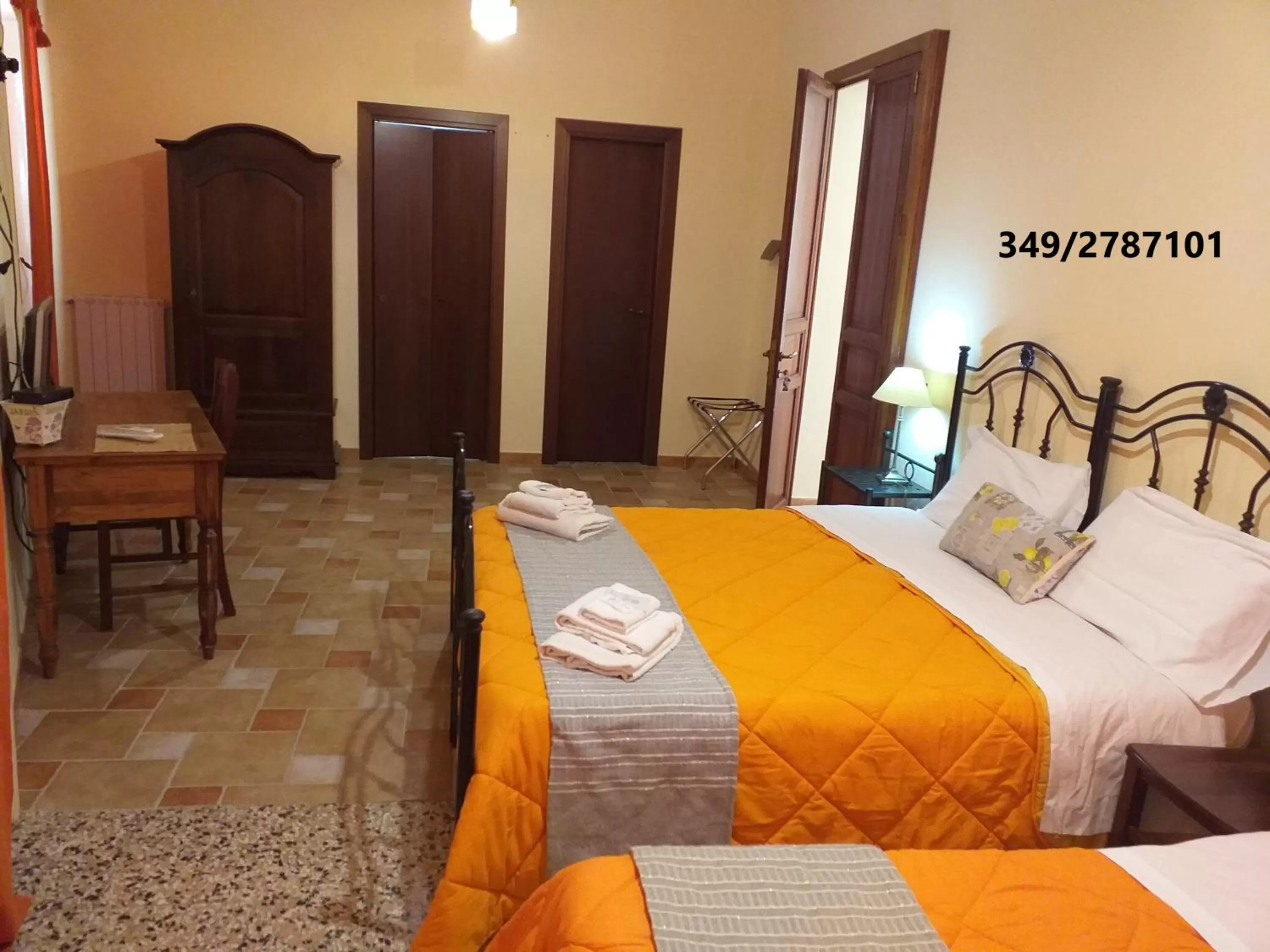 Bedroom, Bed in B&B Batarà - "La Terrazza del Centro"