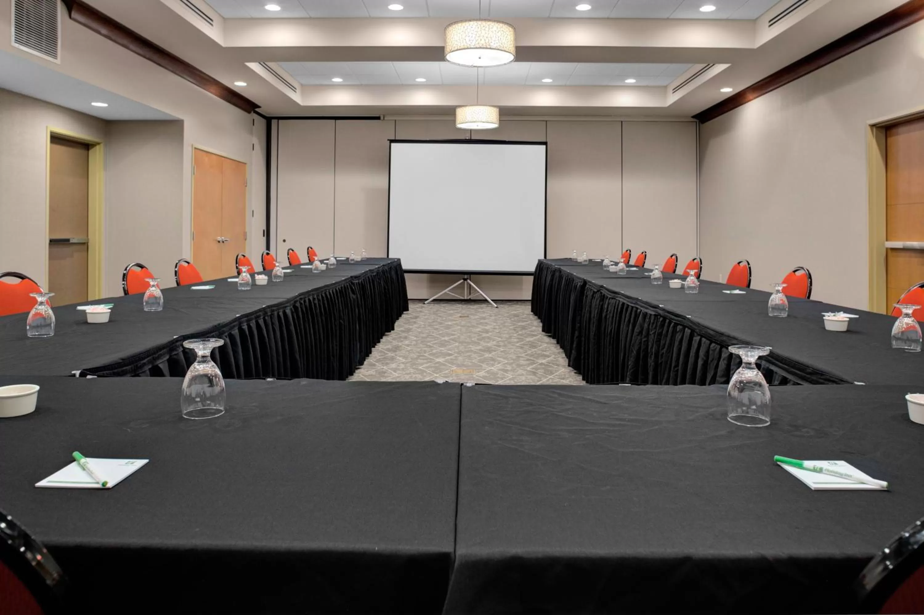Meeting/conference room in Holiday Inn Hotel & Suites Lima by IHG