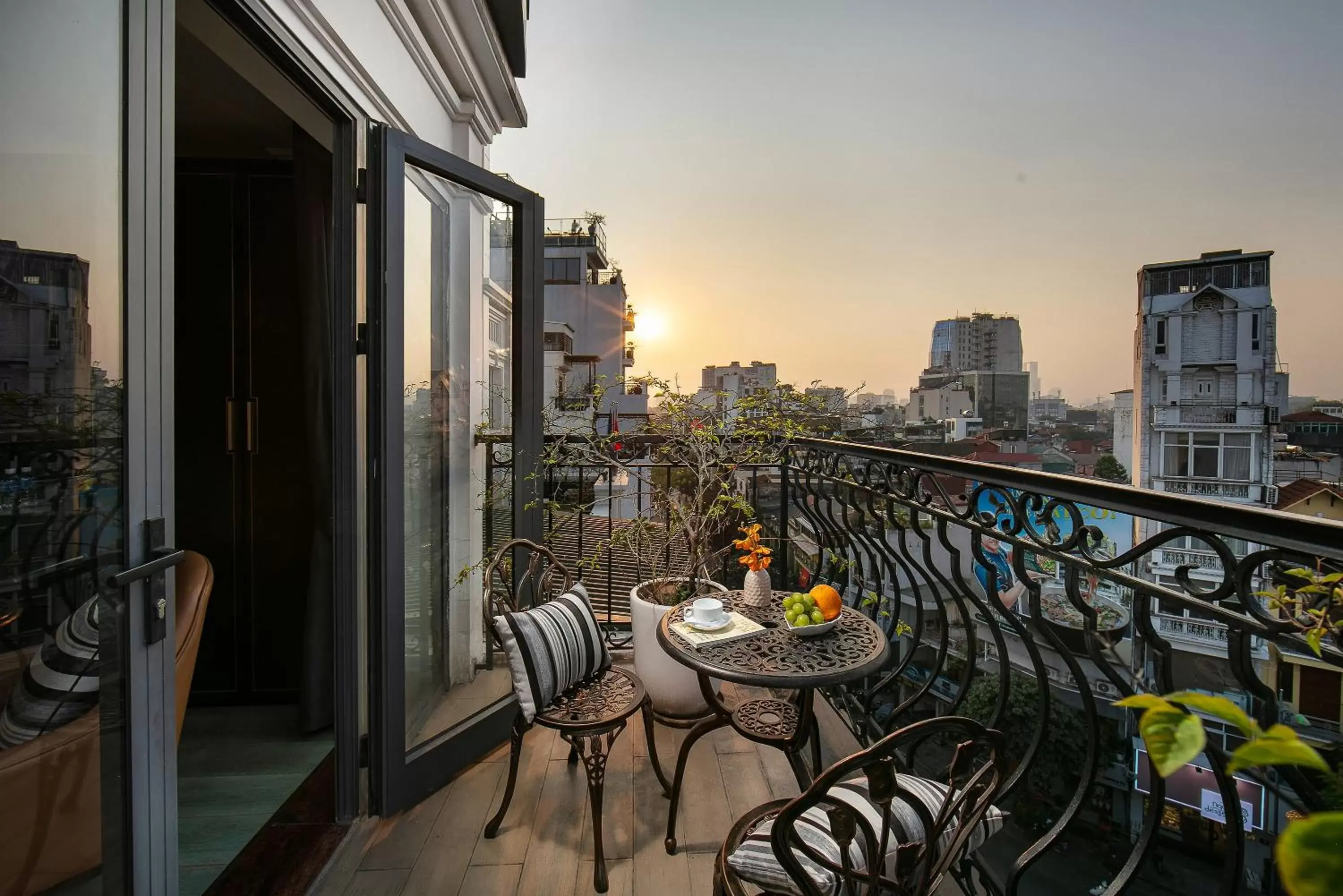 Suite with Terrace in San Palace Hotel & Rooftop Suite with Terrace in San Palace Hotel & Rooftop