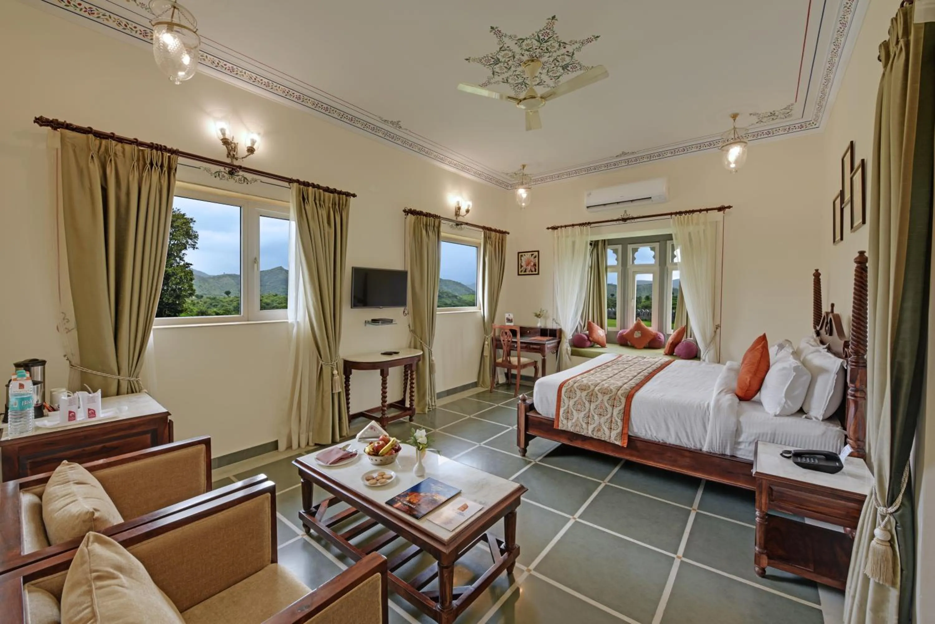 Photo of the whole room, Bed in The Amargarh