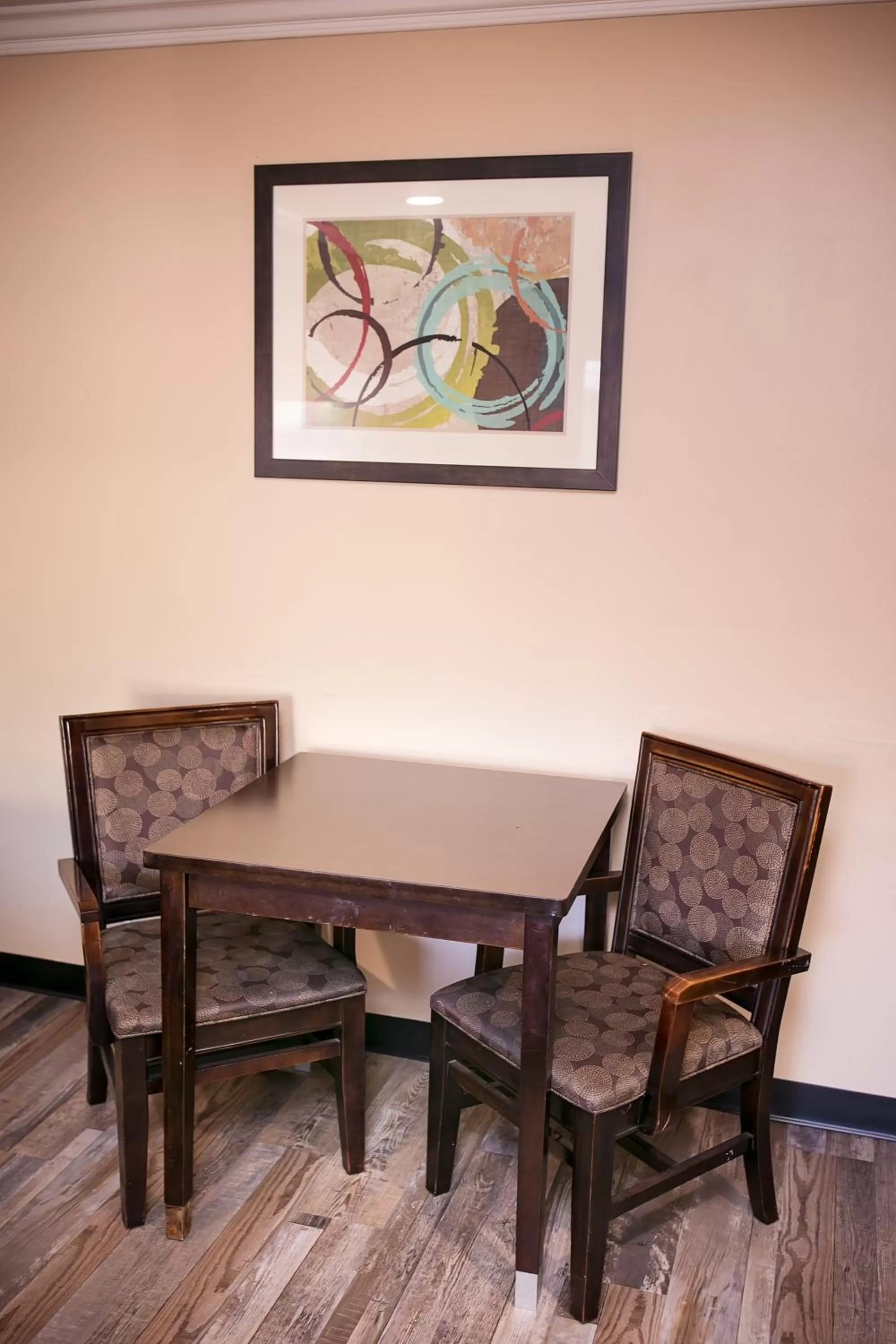 Seating area in Rodeway Inn & Suites Bellflower