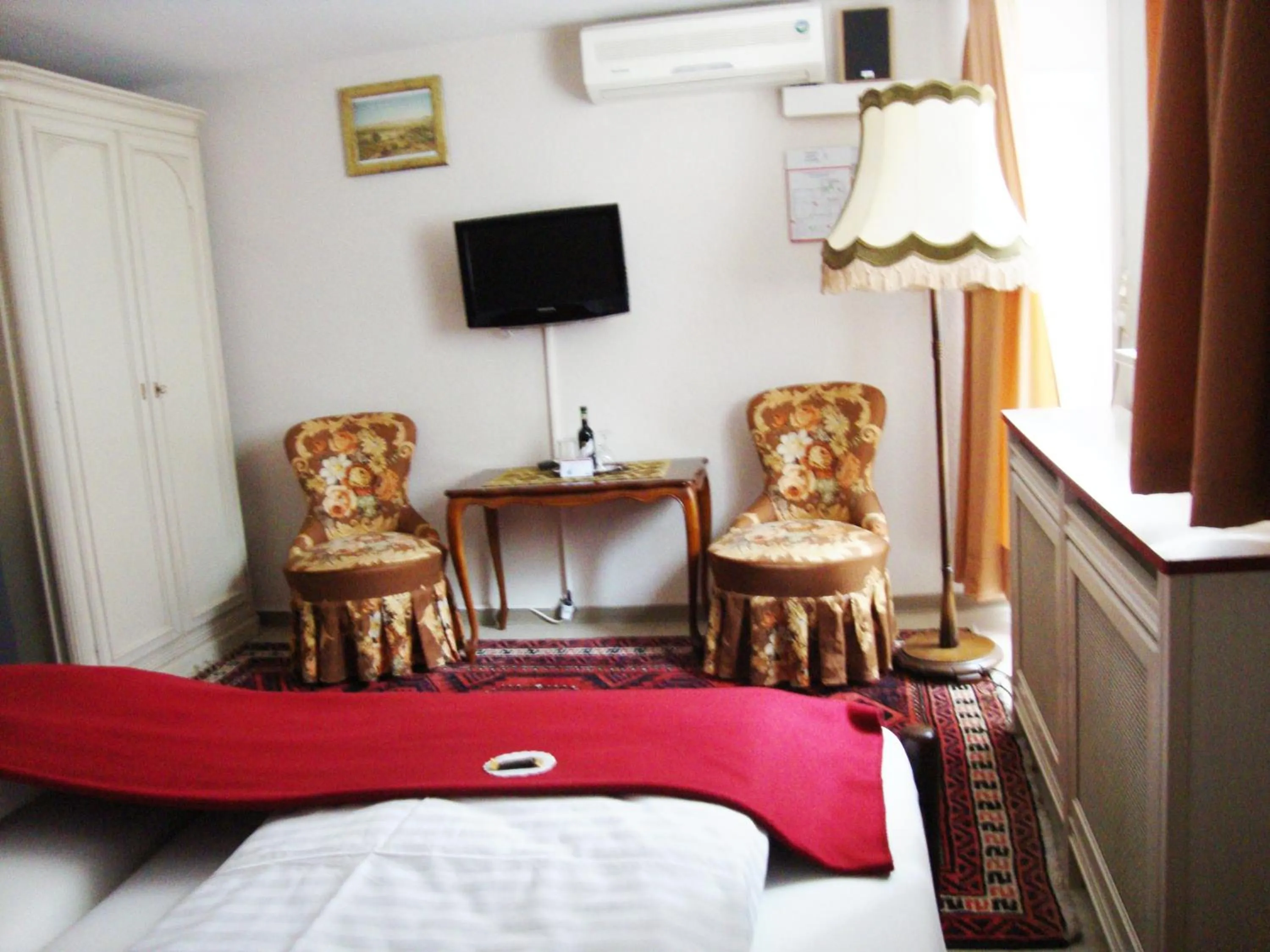 Photo of the whole room, Bed in Haus Mooren, Hotel Garni