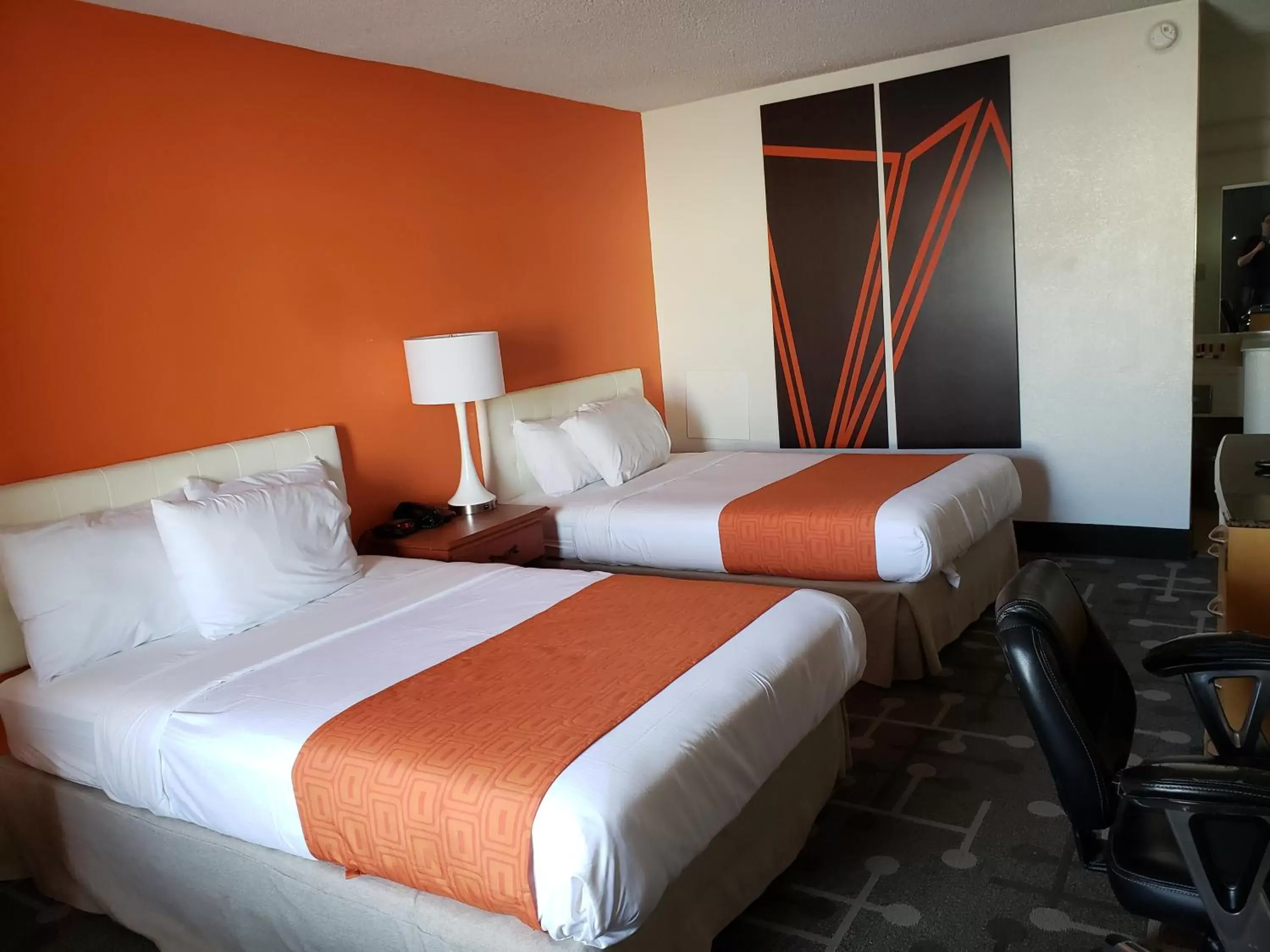 Double Room with Two Double Beds - Non-Smoking in Howard Johnson by Wyndham Virginia Beach Double Room with Two Double Beds - Non-Smoking in Howard Johnson by Wyndham Virginia Beach