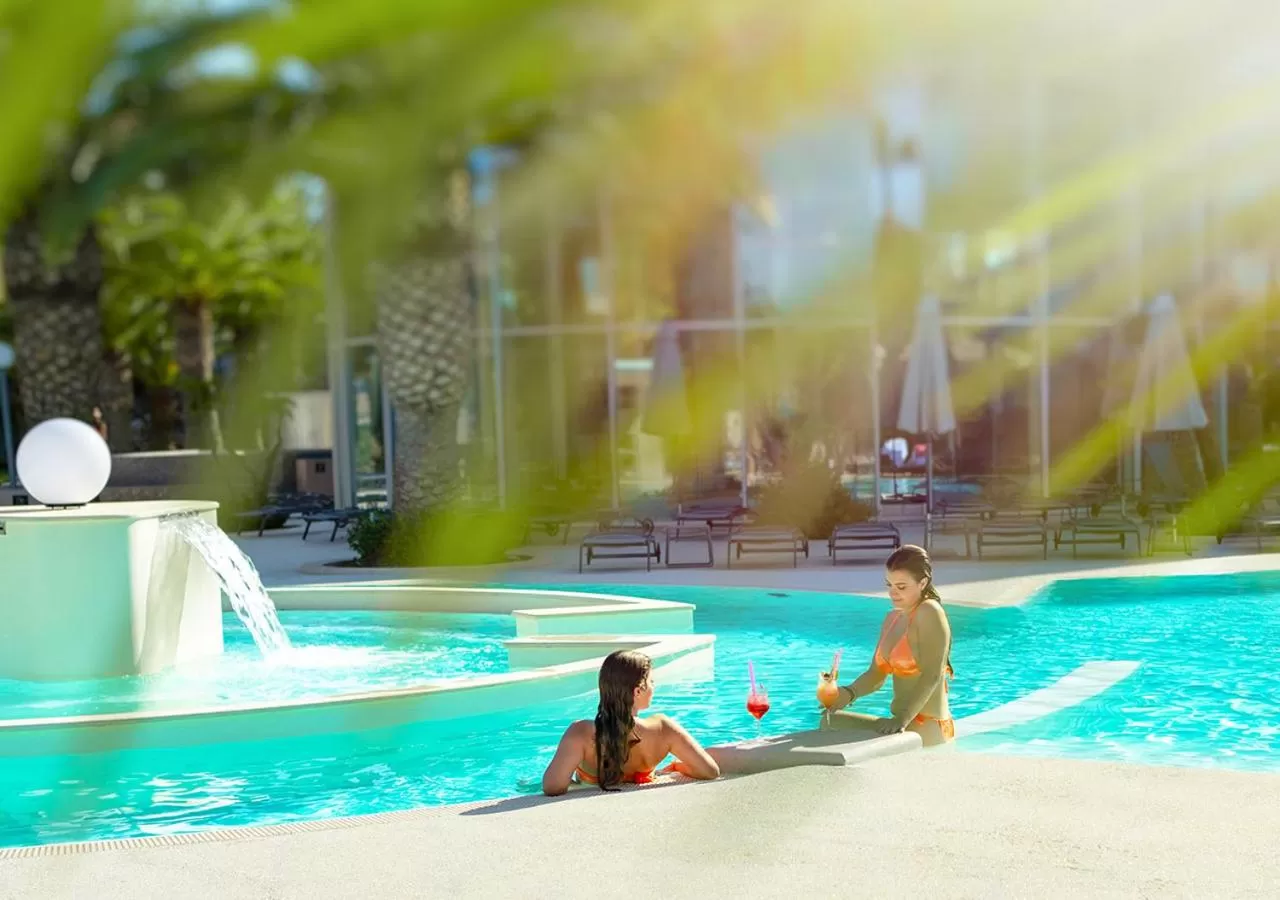 Swimming pool in UNA HOTELS MH Matera