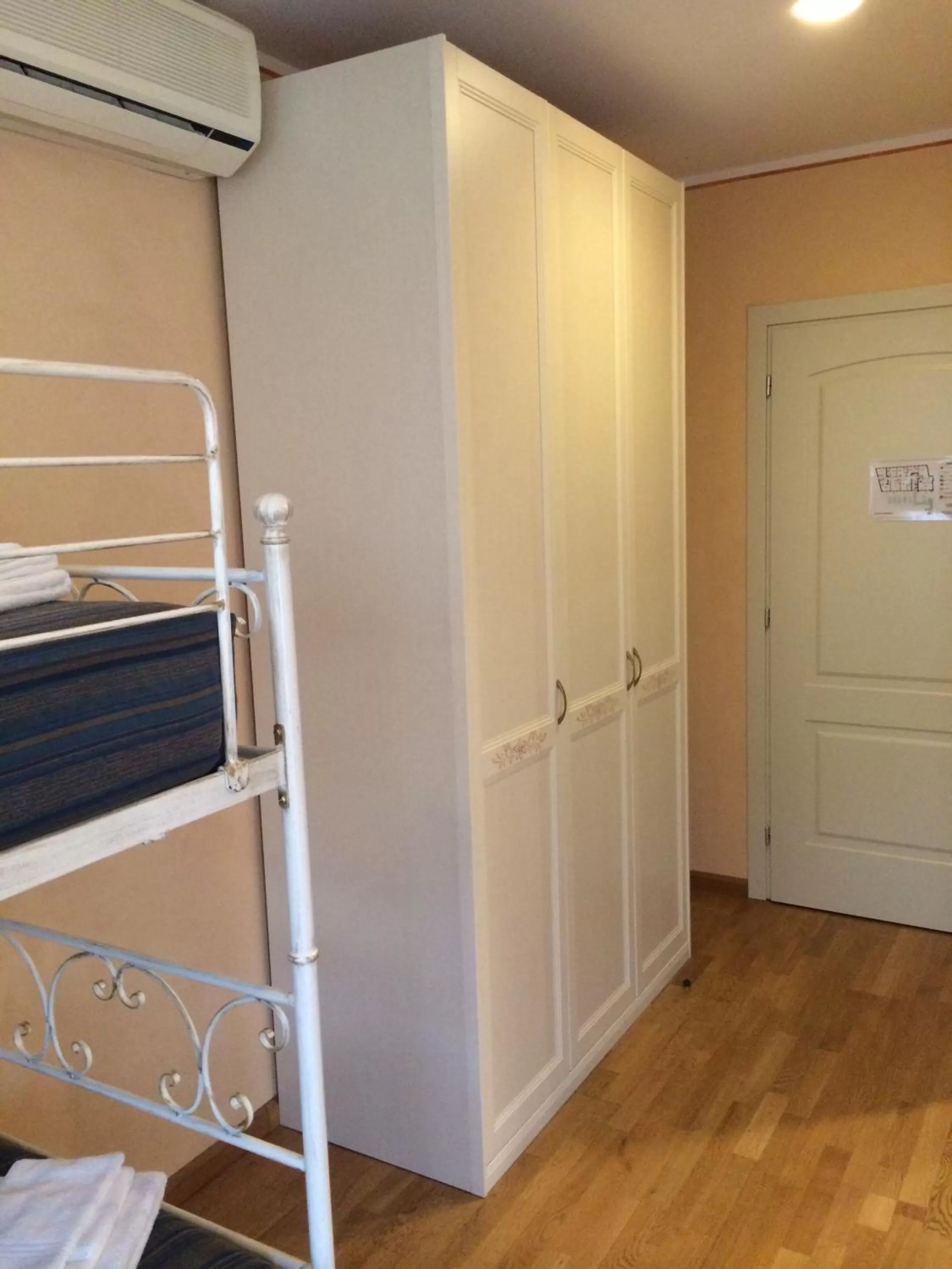 Decorative detail, Bed in Hotel Concordia