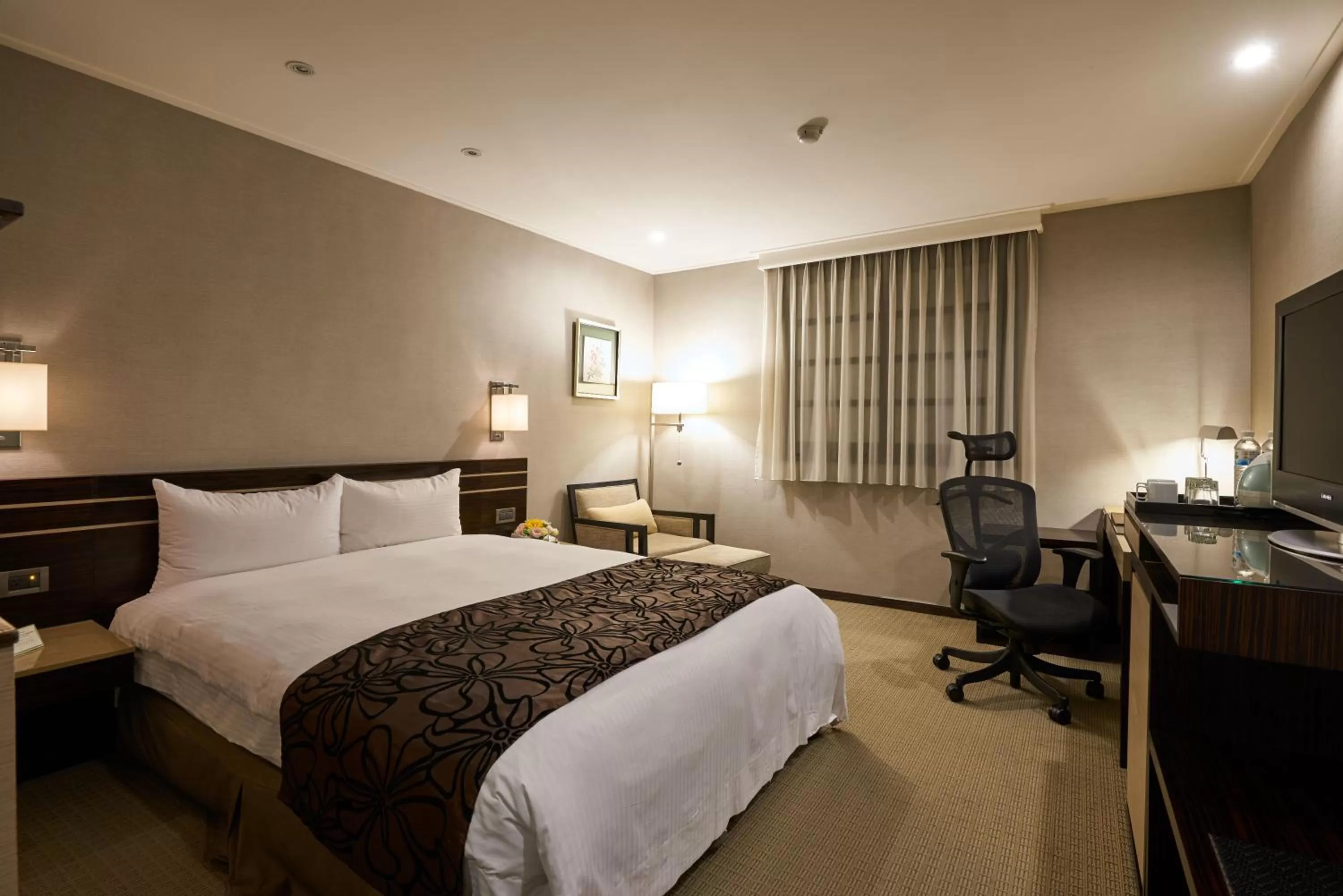 Photo of the whole room, Bed in SOL Hotel