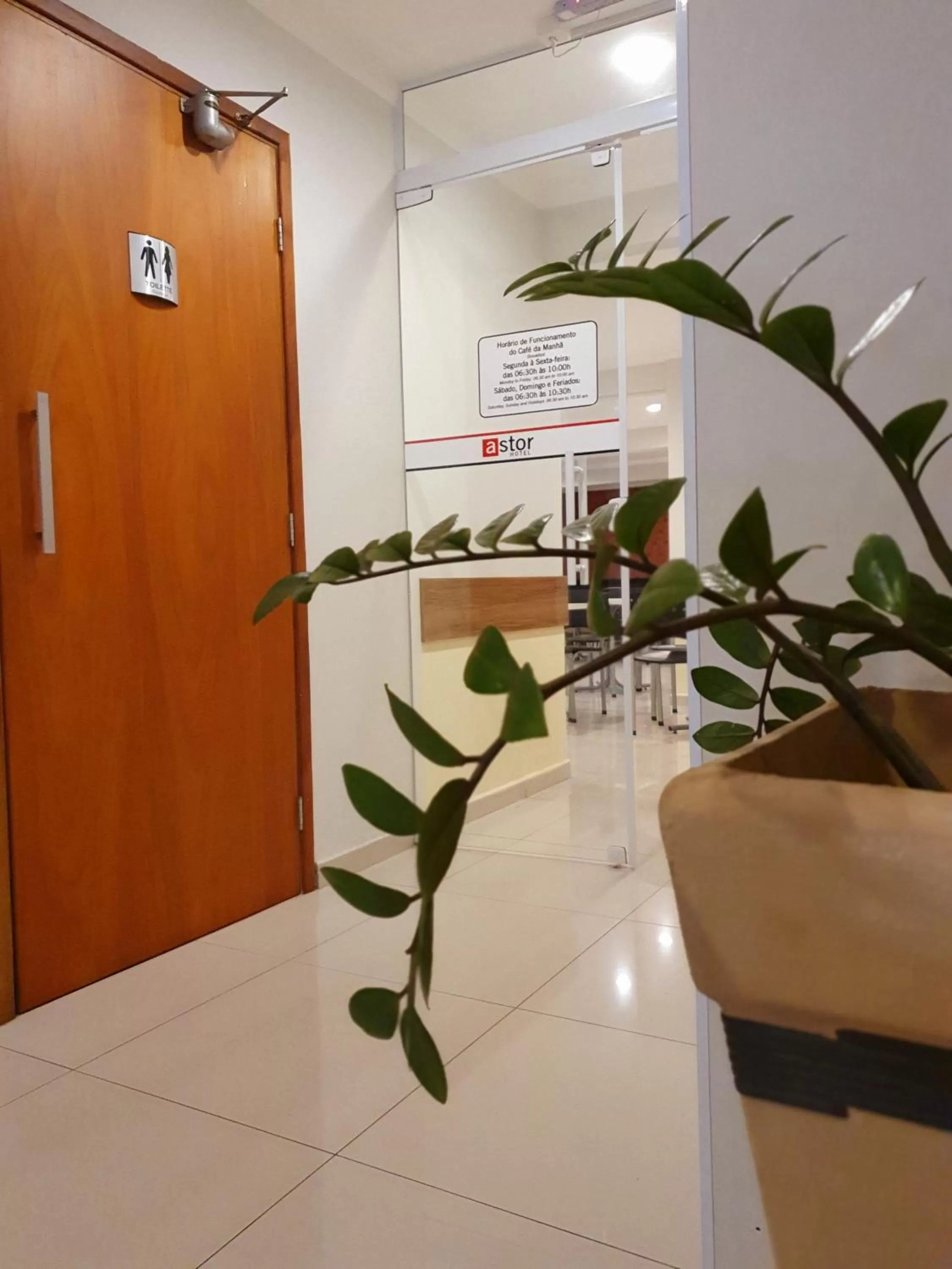 Breakfast in Astor Hotel