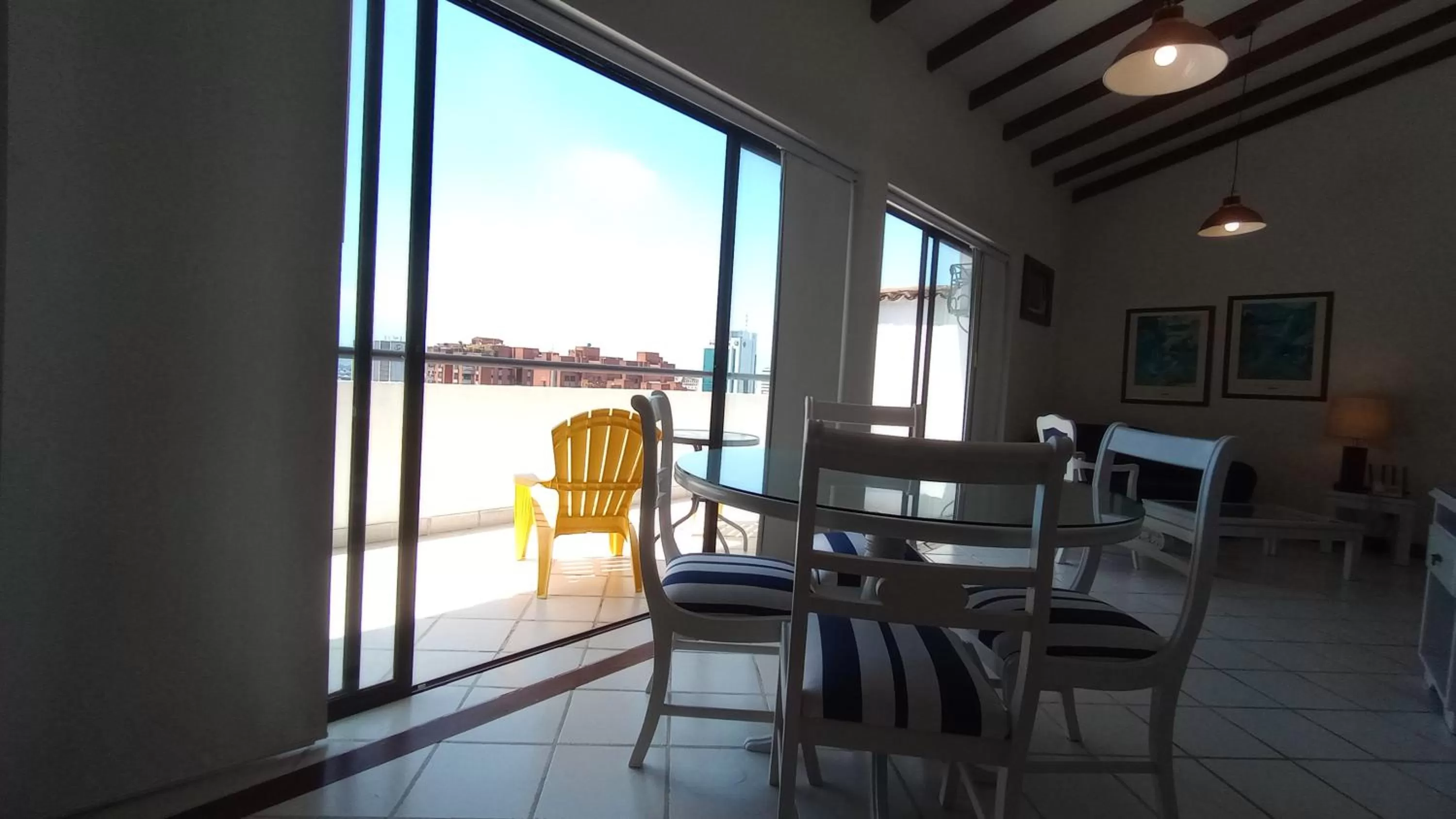 Photo of the whole room in Castellón de Juanambú