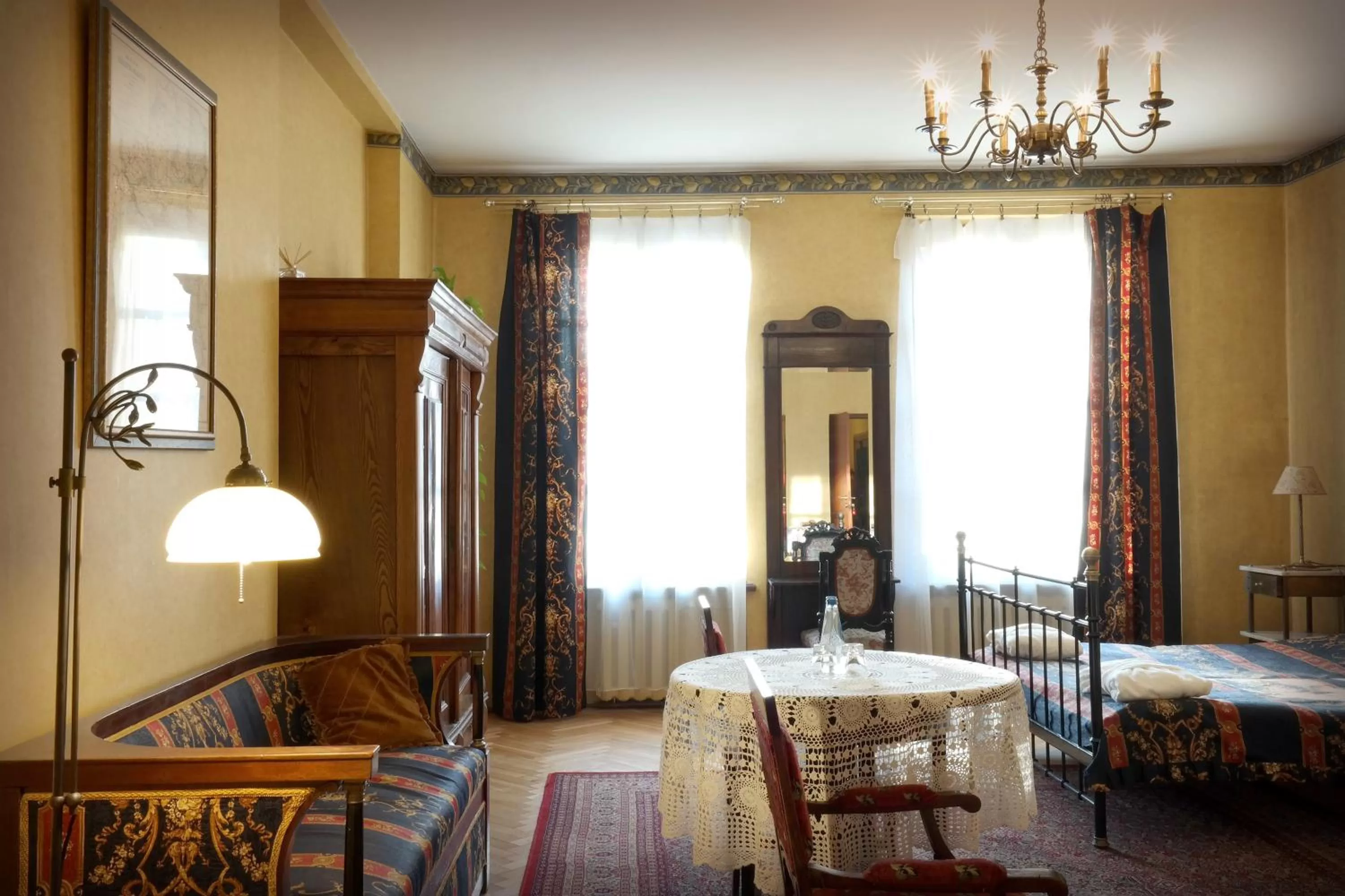 Bed, Dining Area in Austeria Klezmer Hois
