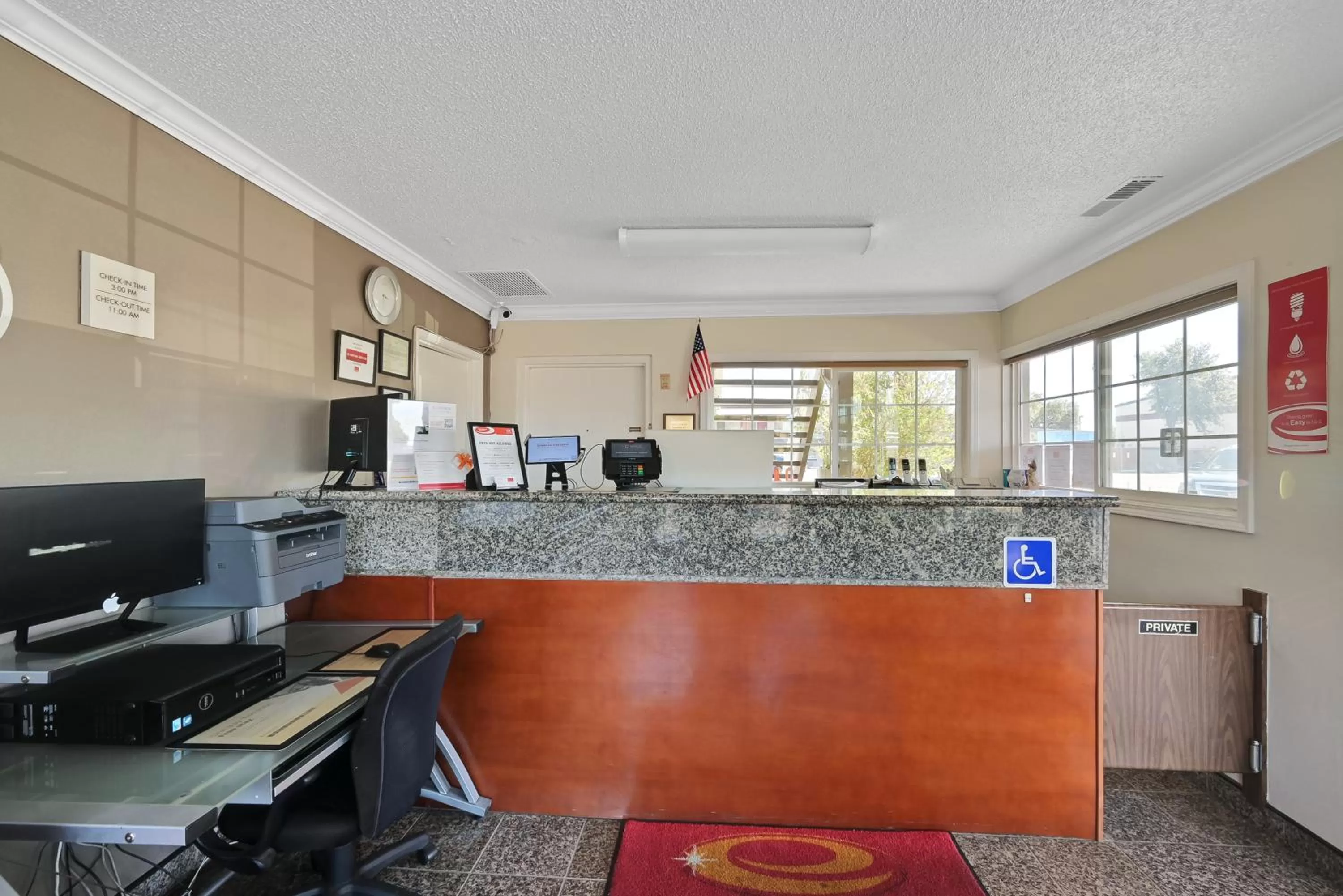 Lobby or reception in Econo Lodge Woodland near I-5