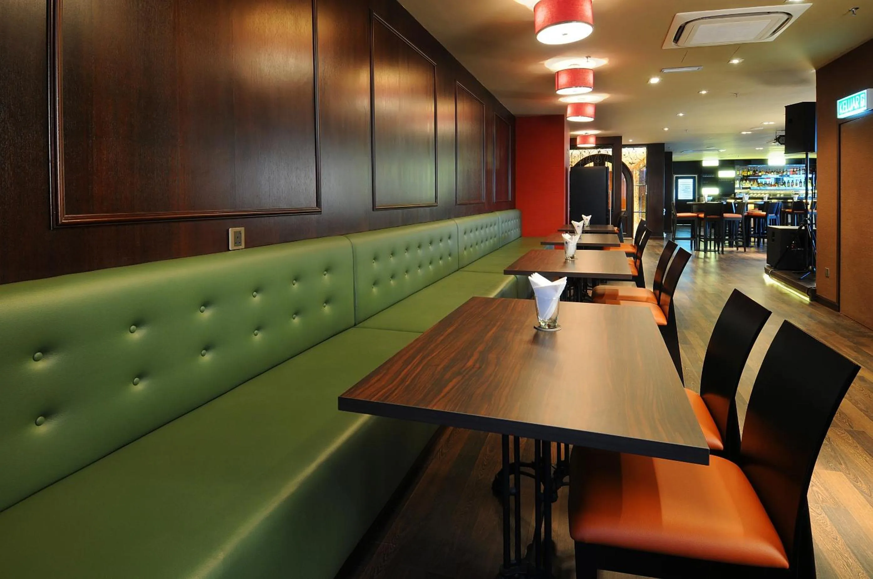 Restaurant/places to eat in Hotel Granada Johor Bahru