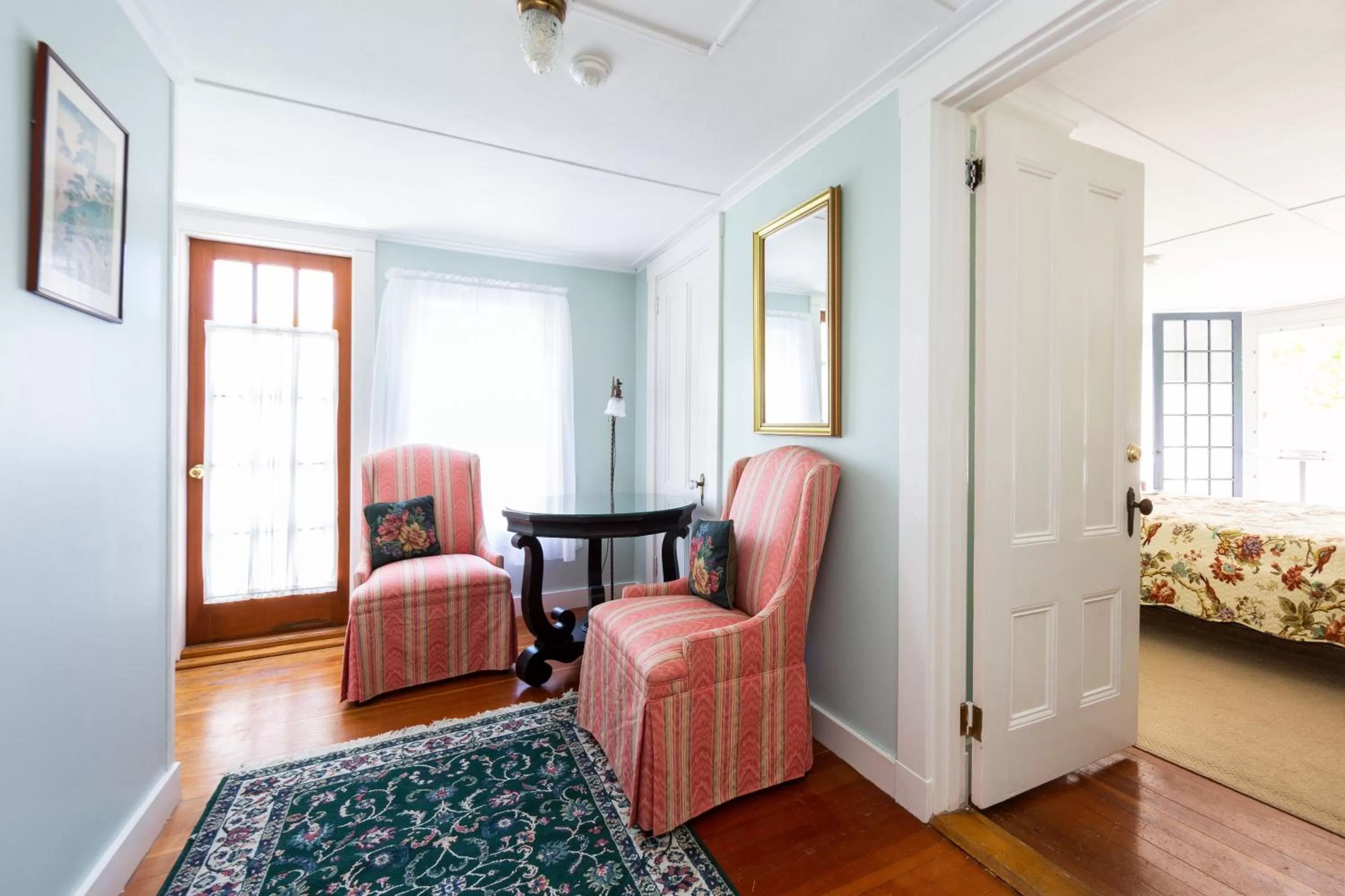 Seating Area in The Elmhurst Inn