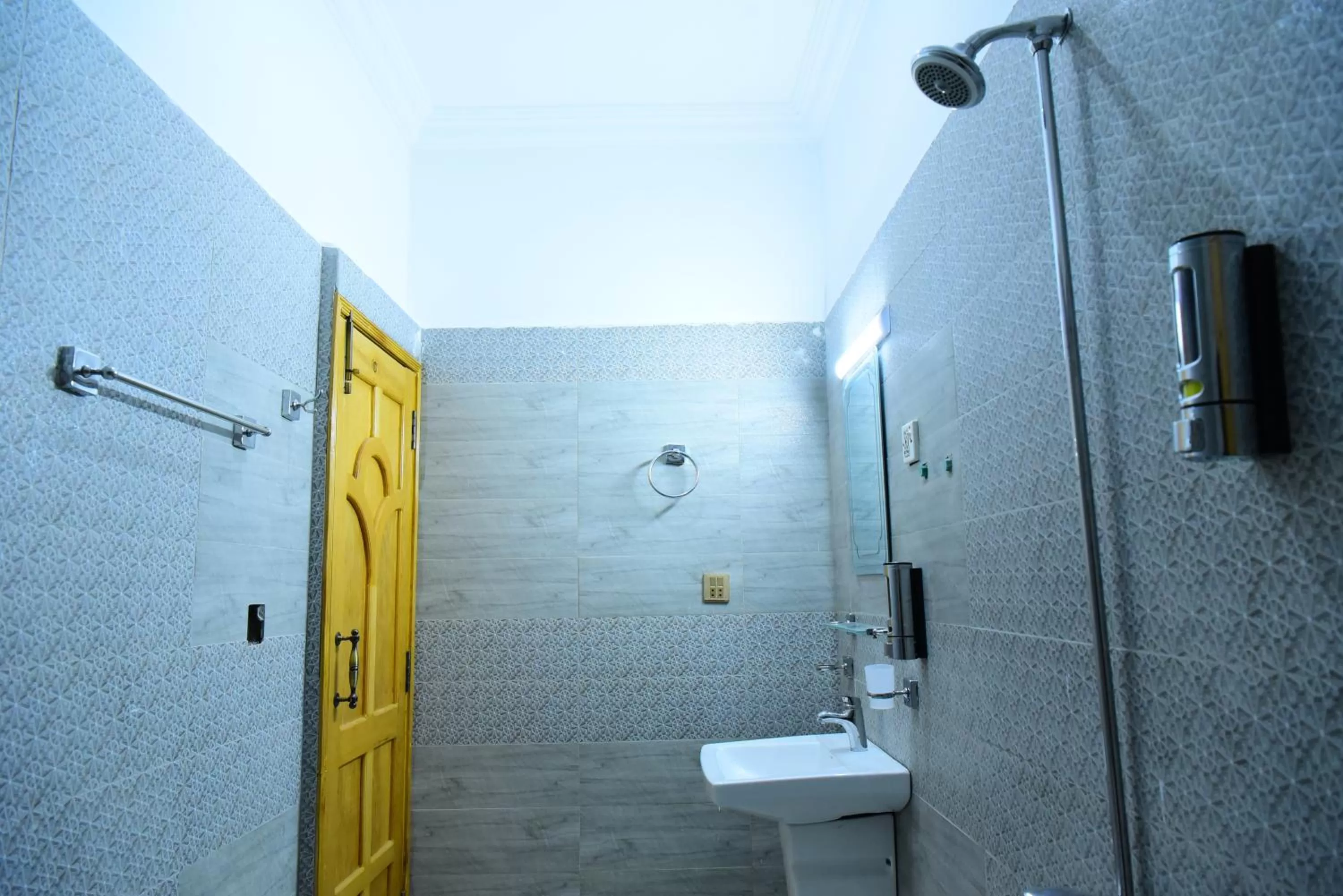 Toilet, Bathroom in Srinagar Homes