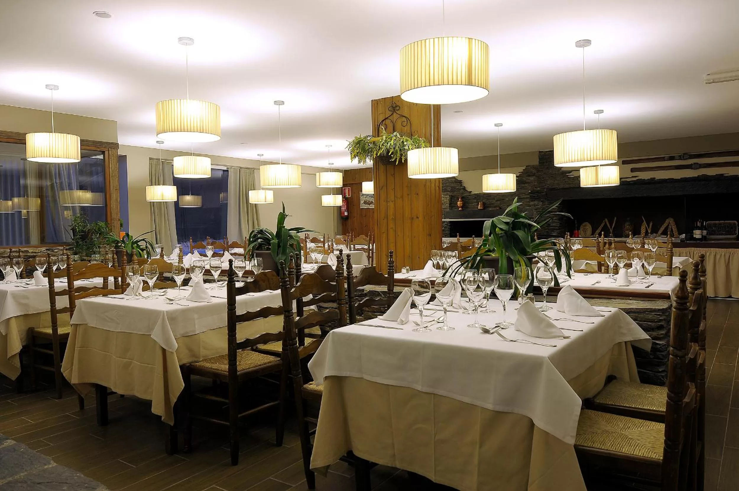 Restaurant/places to eat in Hotel Kandahar