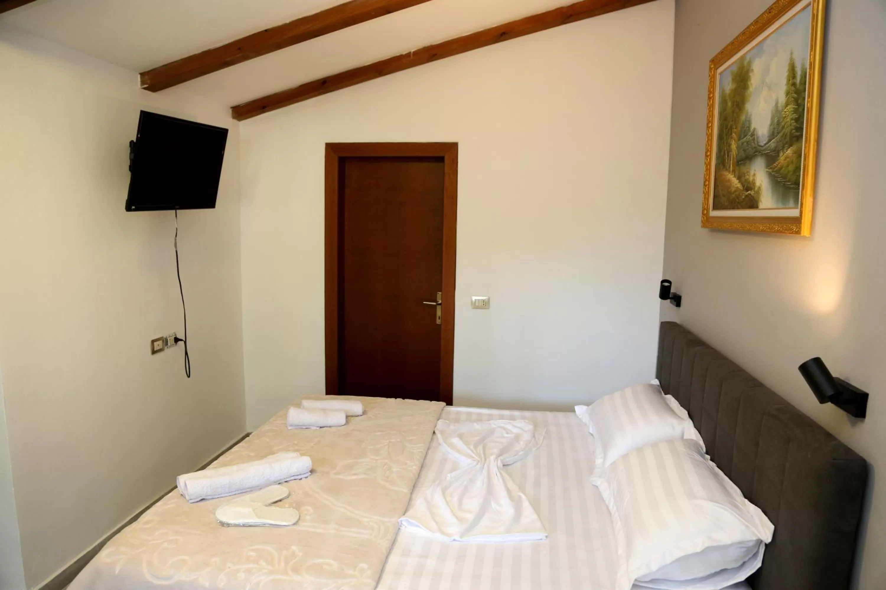 Bed in Hotel Millenium Tirana