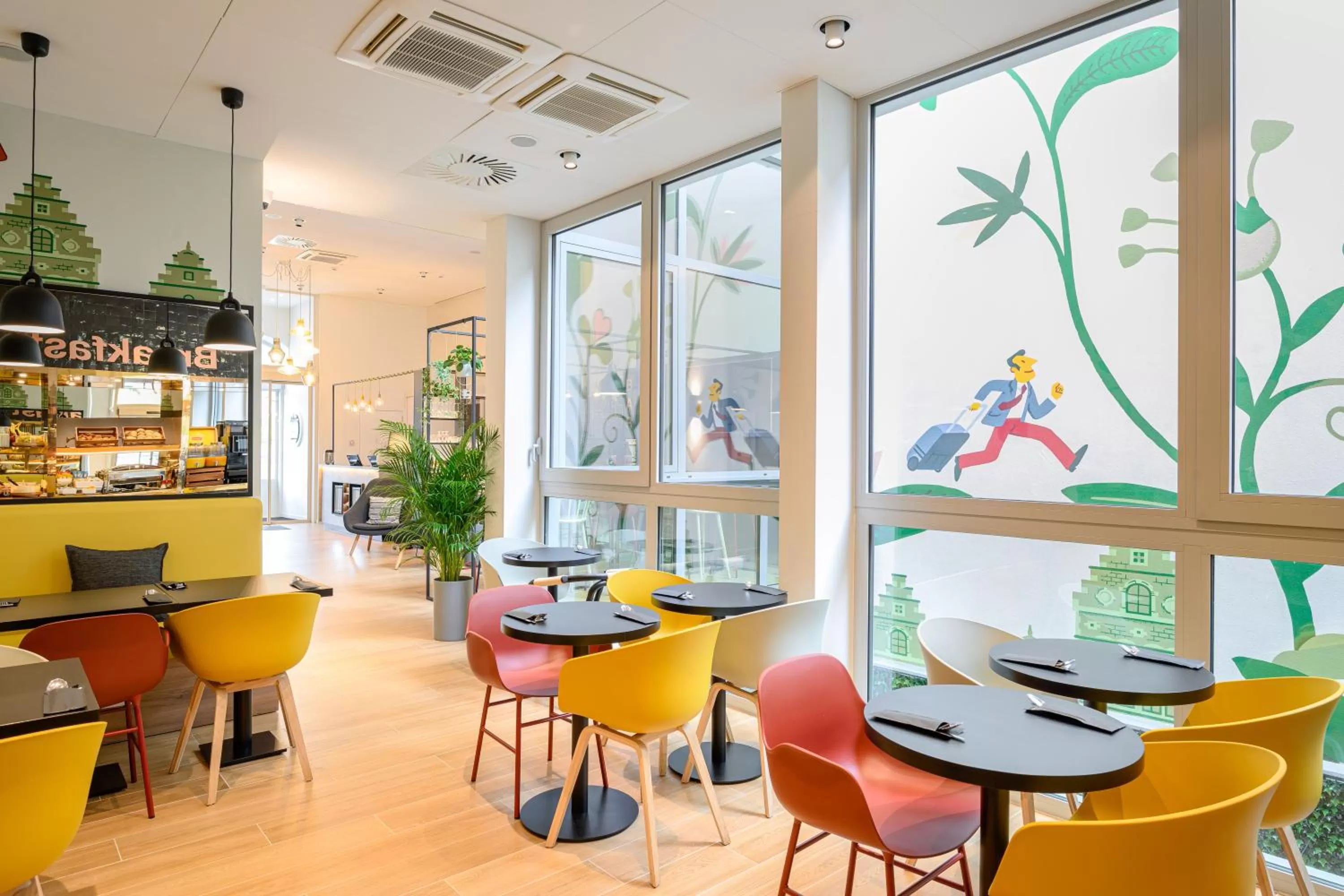 Breakfast in B&B HOTEL Brussels Centre Gare du Midi