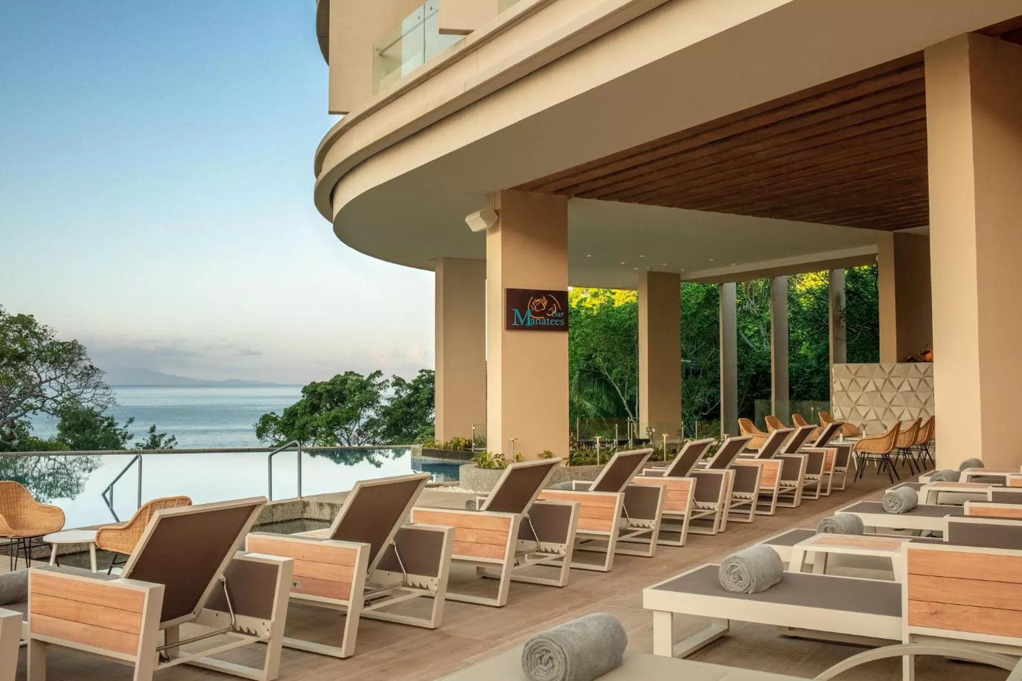 Lounge or bar in Secrets Bahia Mita Surf and Spa - All Inclusive - Adults Only